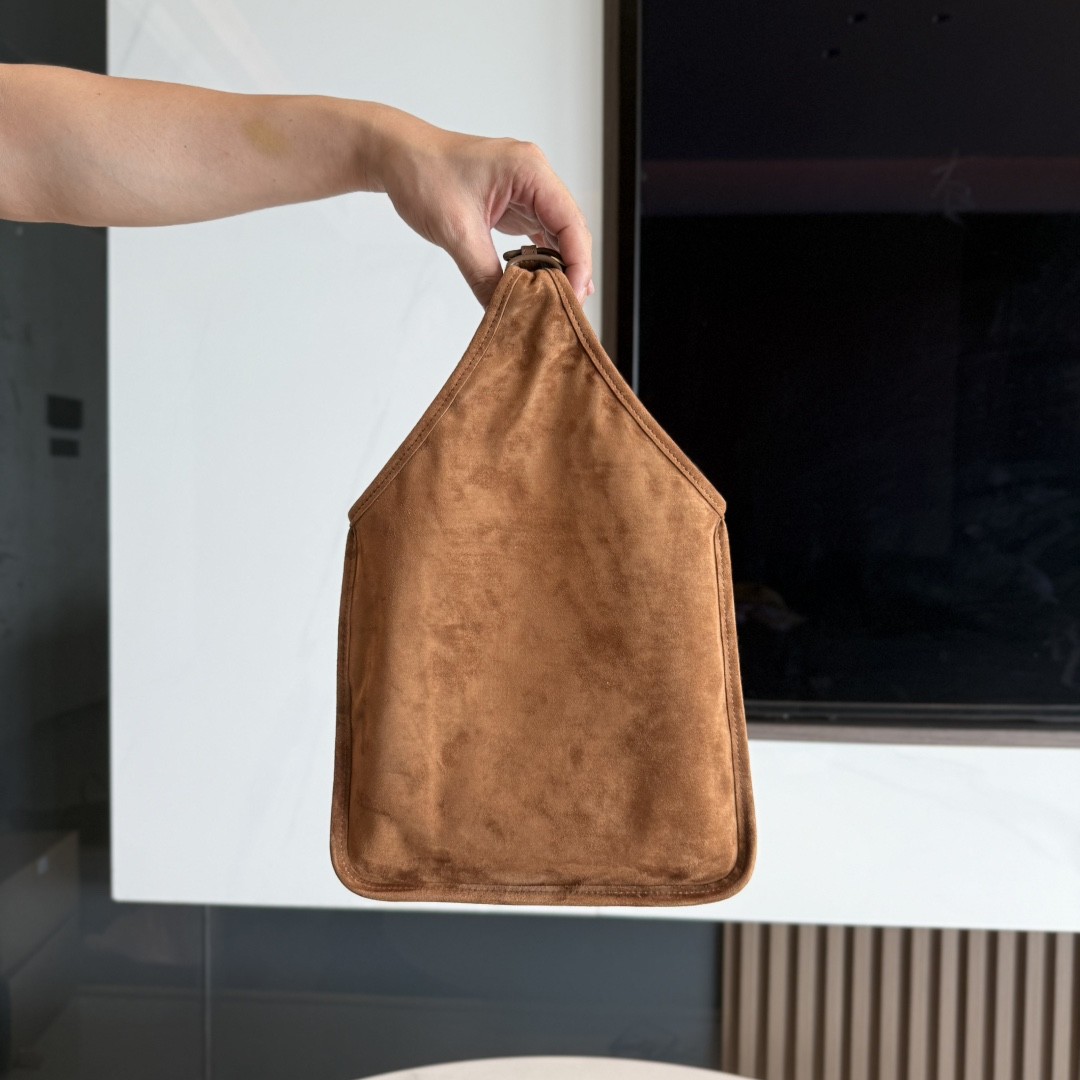 [MIU MIU-미우미우] 미우미우 여름 레트로 패션 해변 여행용 서리 손목 가방