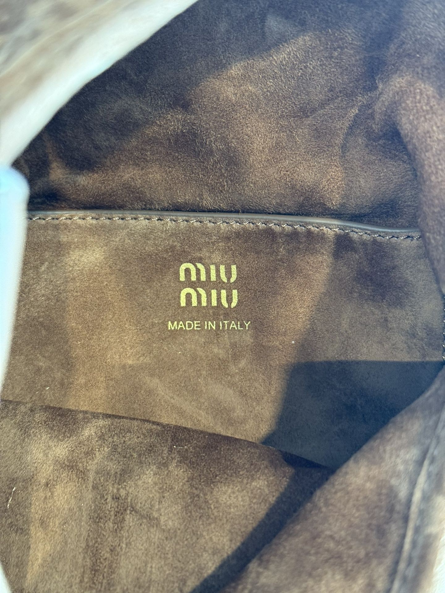 [MIU MIU-미우미우] 미우미우 여름 레트로 패션 해변 여행용 서리 손목 가방