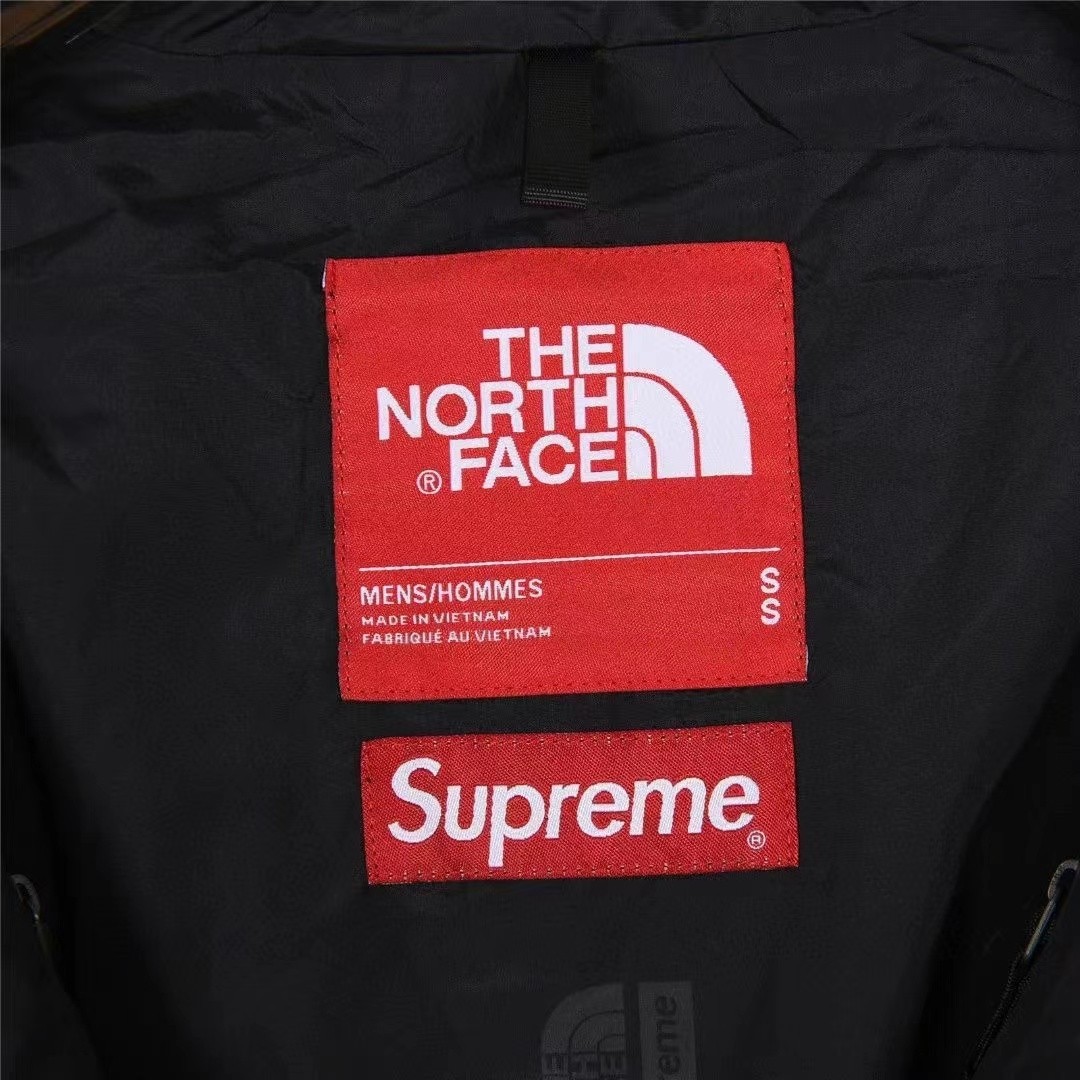 [ THE NORTH FACE -노스페이스]  노스페이스 &슈프림 코듀라 바람막이 자켓