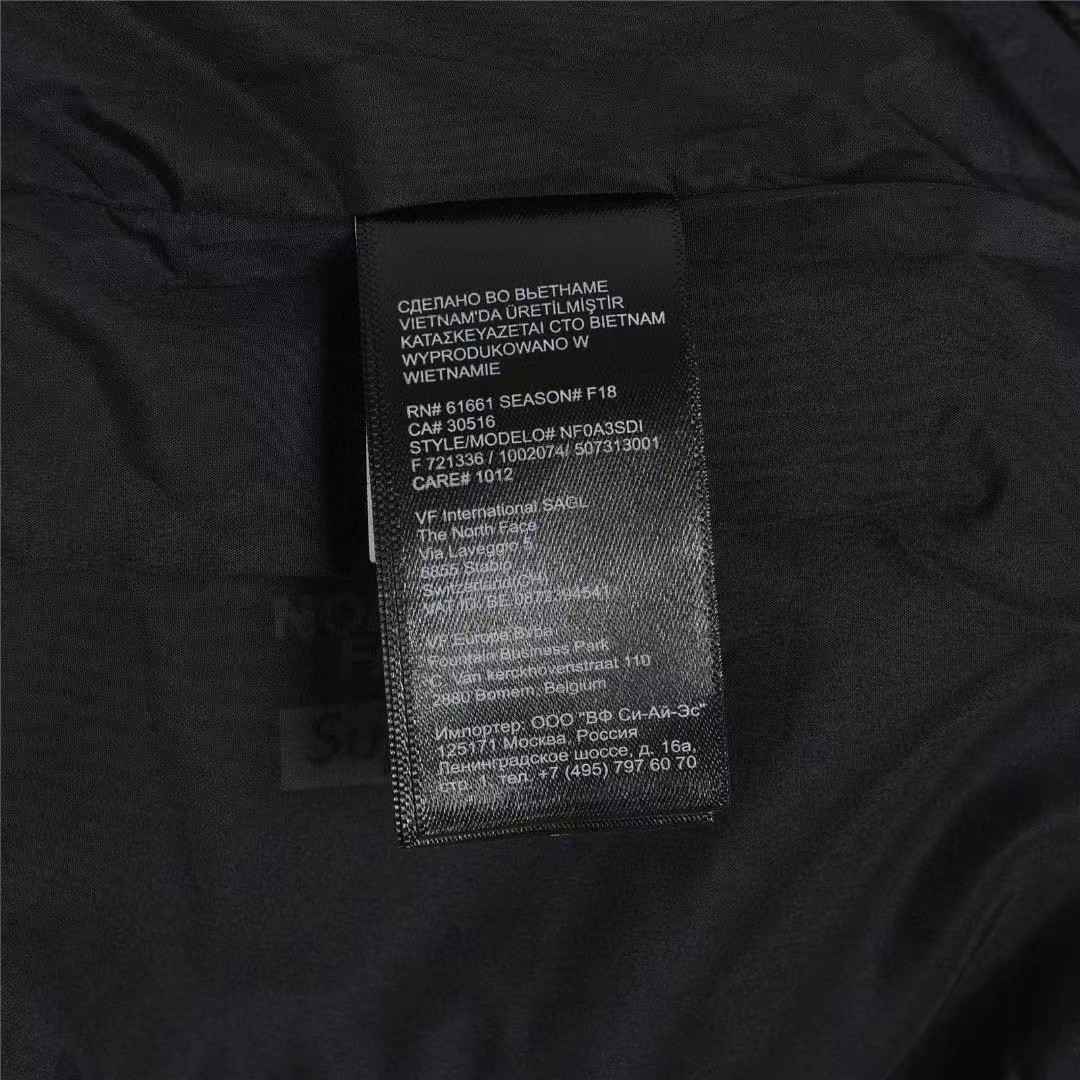 [ THE NORTH FACE -노스페이스]  노스페이스 &슈프림 코듀라 바람막이 자켓
