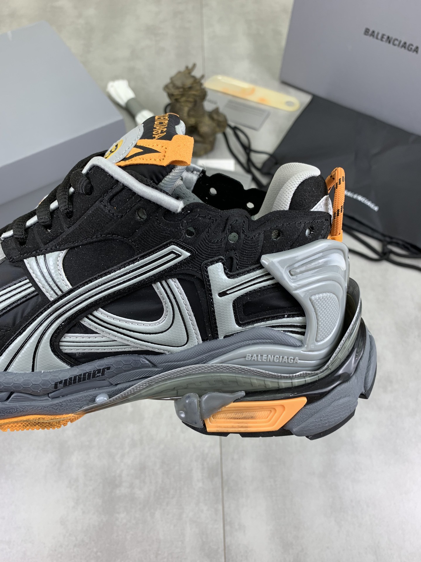 [BALENCIAGA-발렌시아가] 발렌시아가 3XL 스니커즈 블랙 오렌지