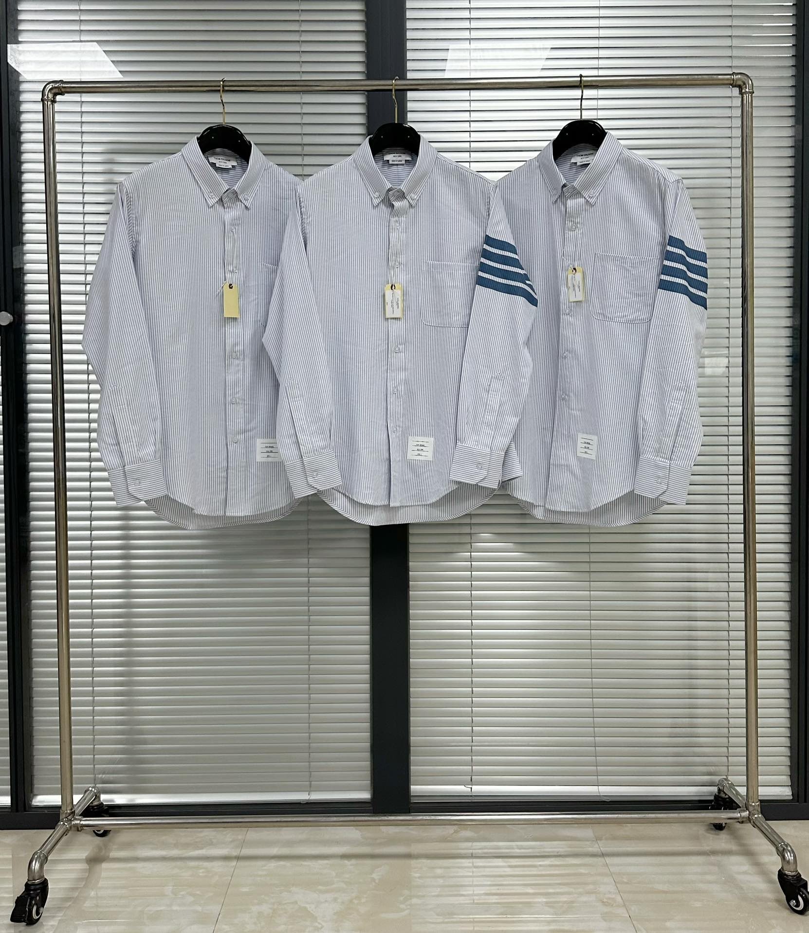 [TOM BROWNE -톰브라운 ] 톰브라운 사선완장 남성 셔츠