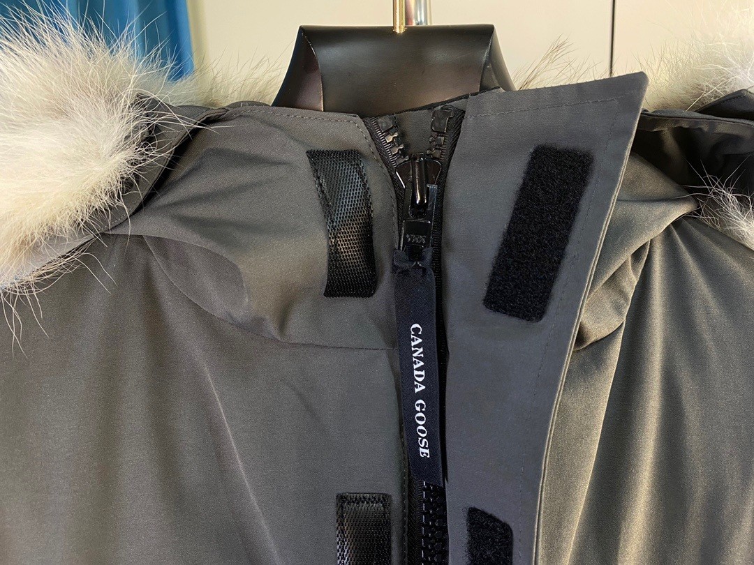 [ Canadagoose -캐나다구스 ]  캐나다구스  익스페디션 다운 패딩