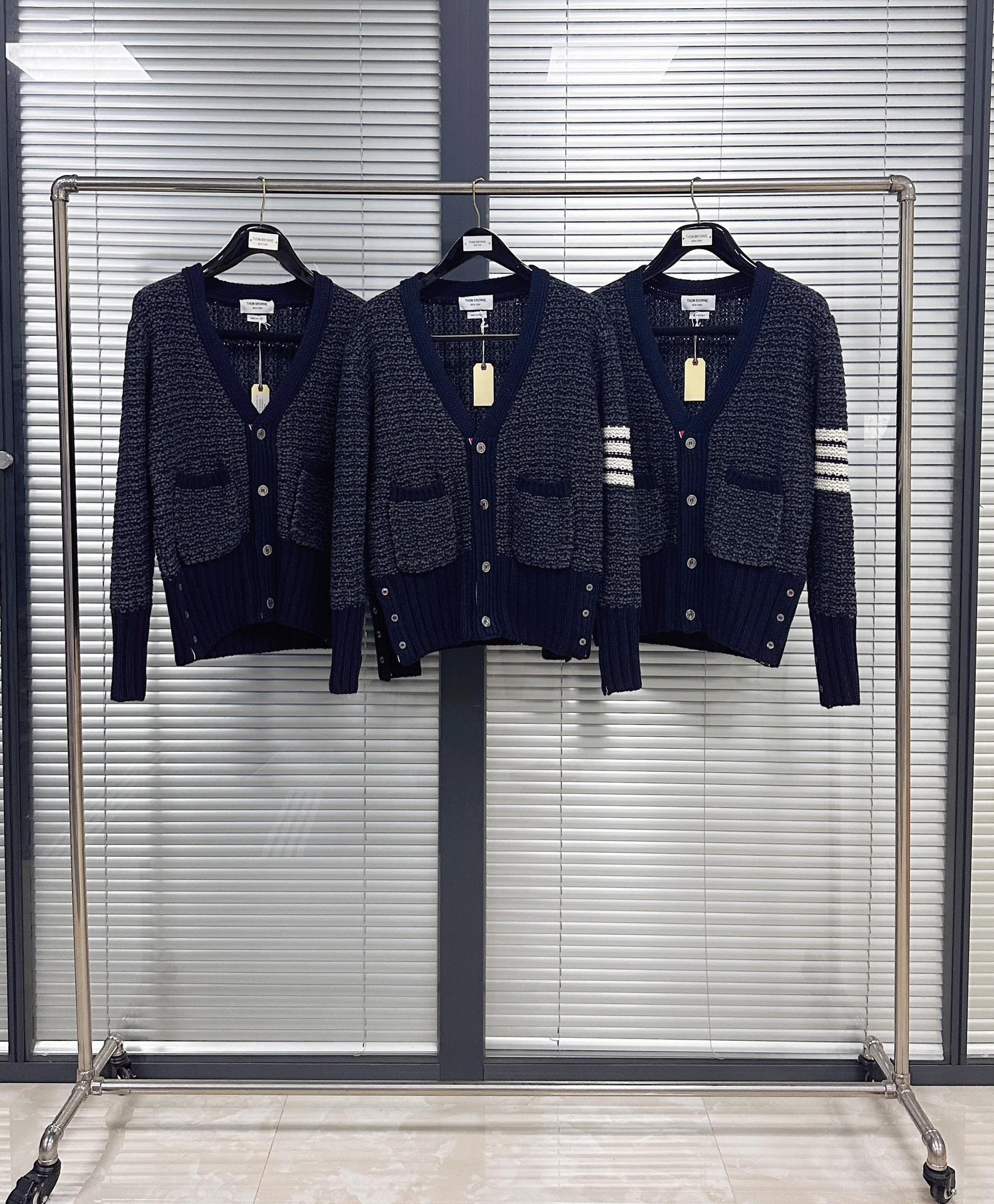 [TOM BROWNE -톰브라운 ] 톰브라운 4바 스트라이프 여성 가디건