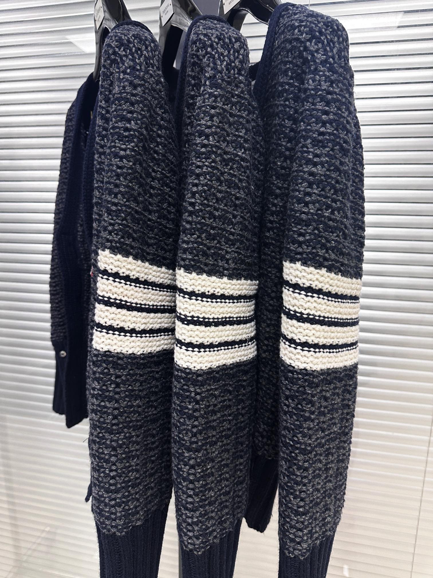 [TOM BROWNE -톰브라운 ] 톰브라운 4바 스트라이프 여성 가디건