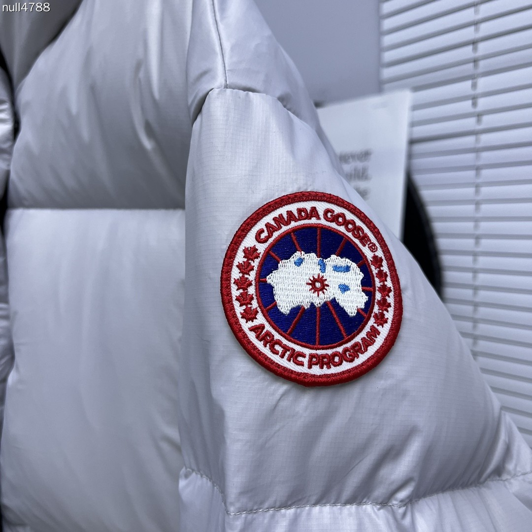 [Canada Goose-캐나다구스] 캐나다구스 싸이프레스 크롭 푸퍼 패딩