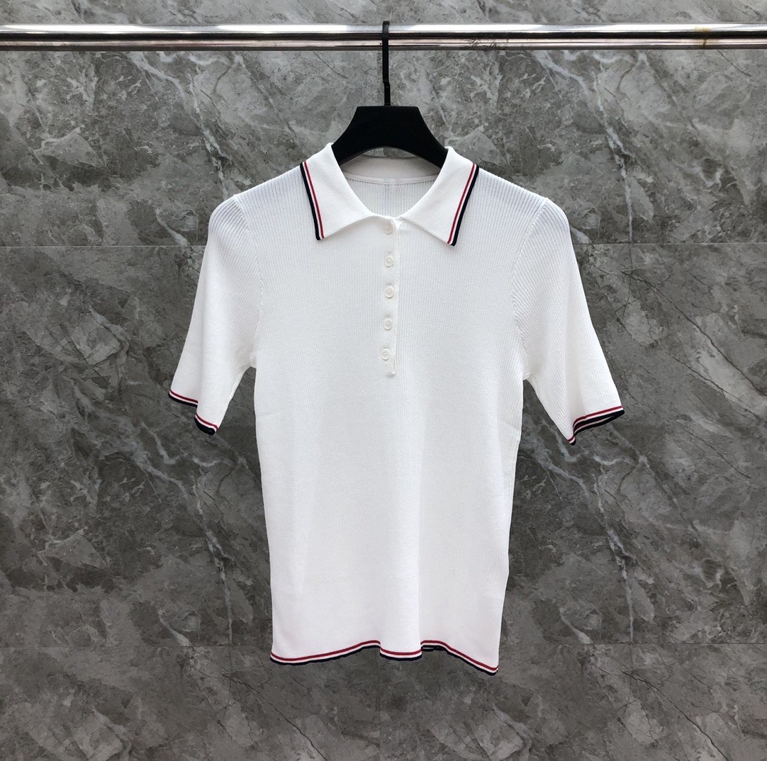 [TOM BROWNE -톰브라운 ] 톰브라운  카라 반팔 니트 화이트