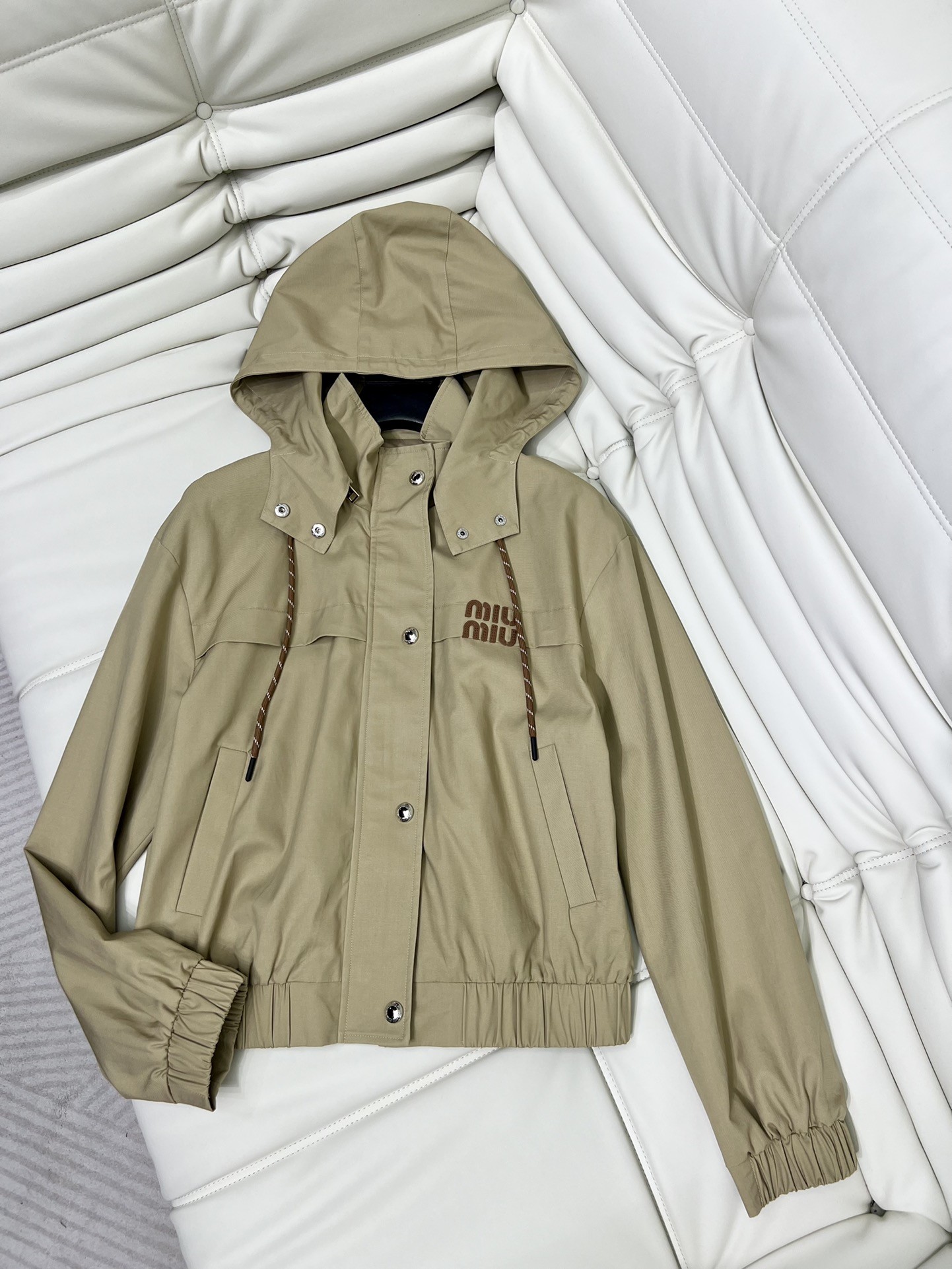 [MIU MIU-미우미우] 미우미우 바람막이