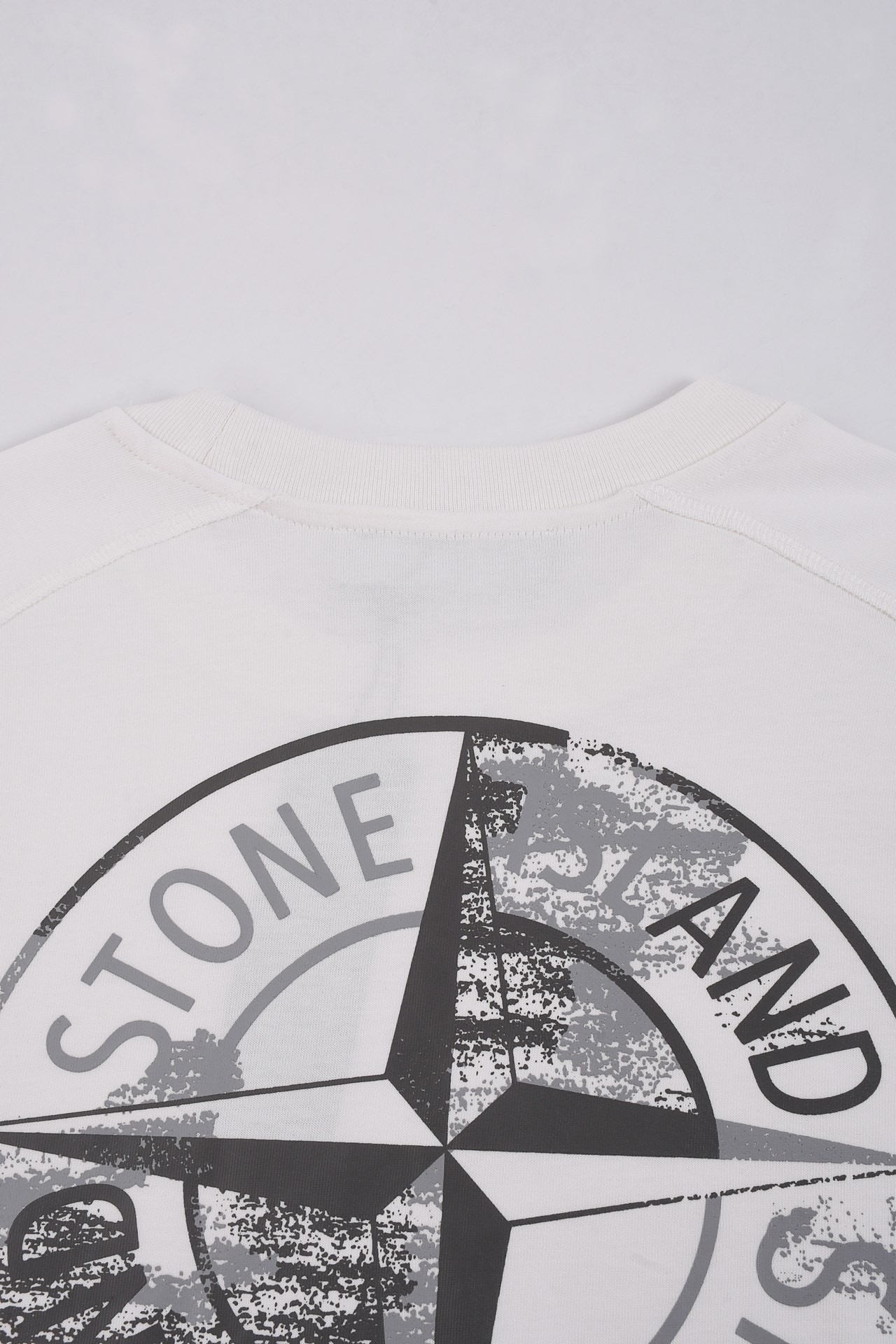 [STON ISLAND -스톤아일랜드] 스톤아일랜드 마이크로 로고 프린트 티셔츠