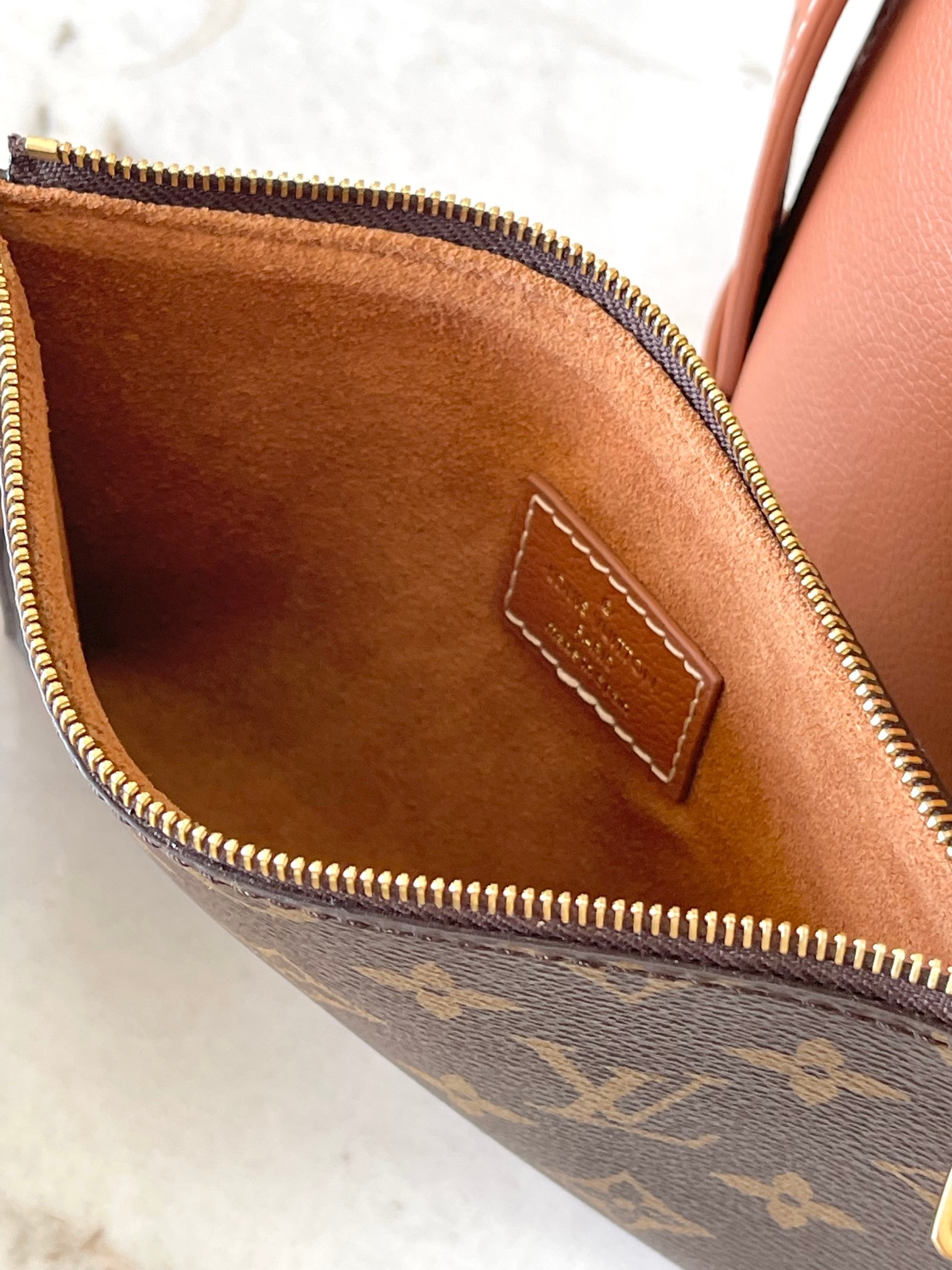 [LOUIS VUITTON-루이비통] 루이비통 로우키 호보백