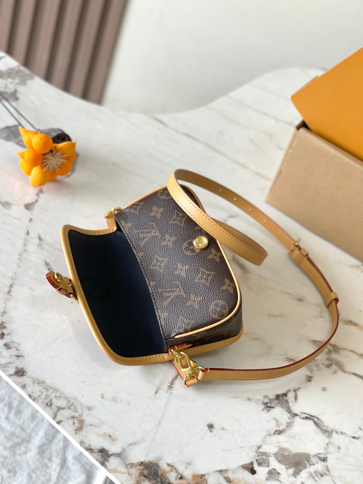 [LOUIS VUITTON-루이비통] 루이비통 나노 다이엔 M83566