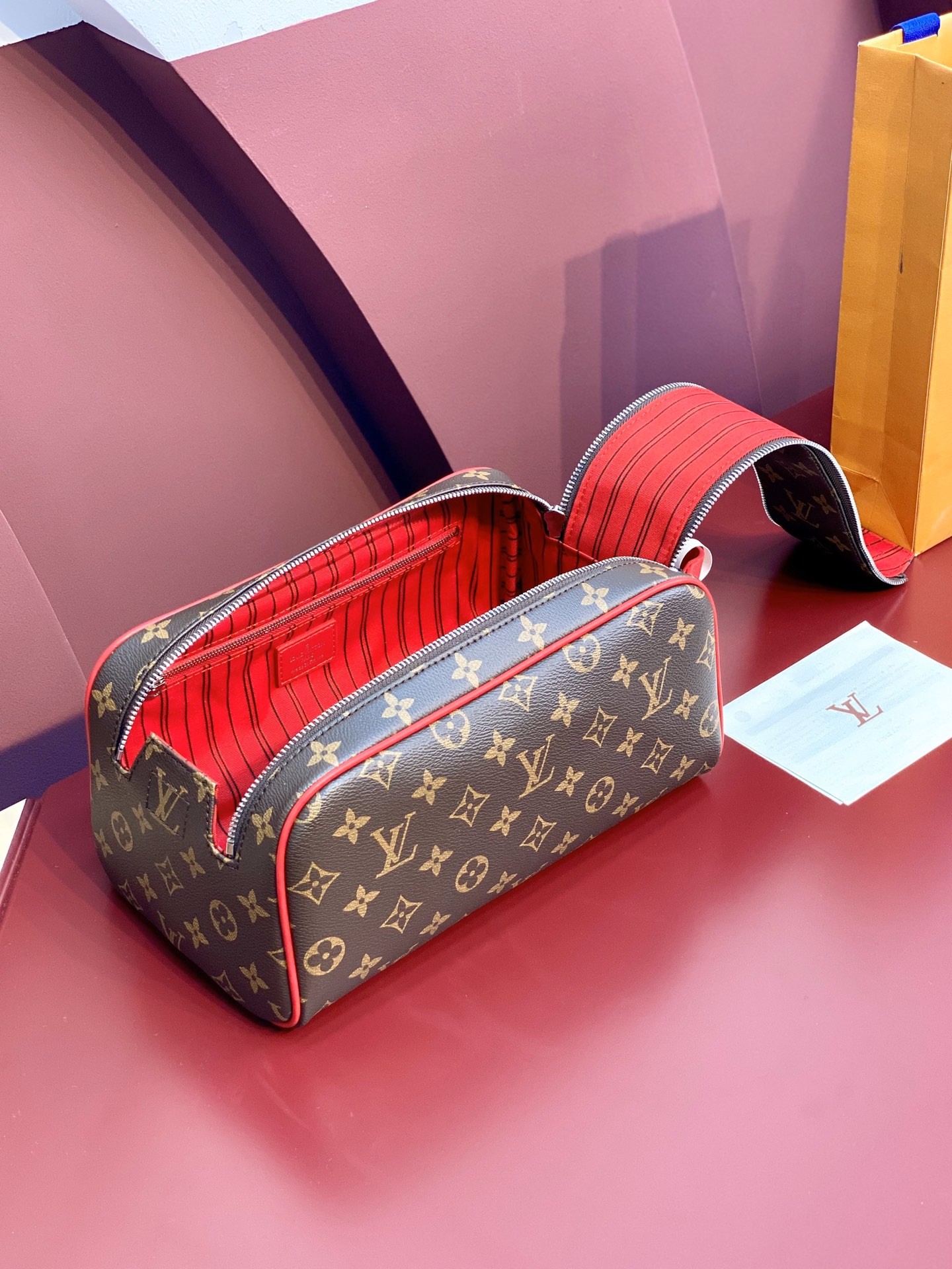 [LOUIS VUITTON-루이비통] 루이비통 도프 키트 파우치 M12641