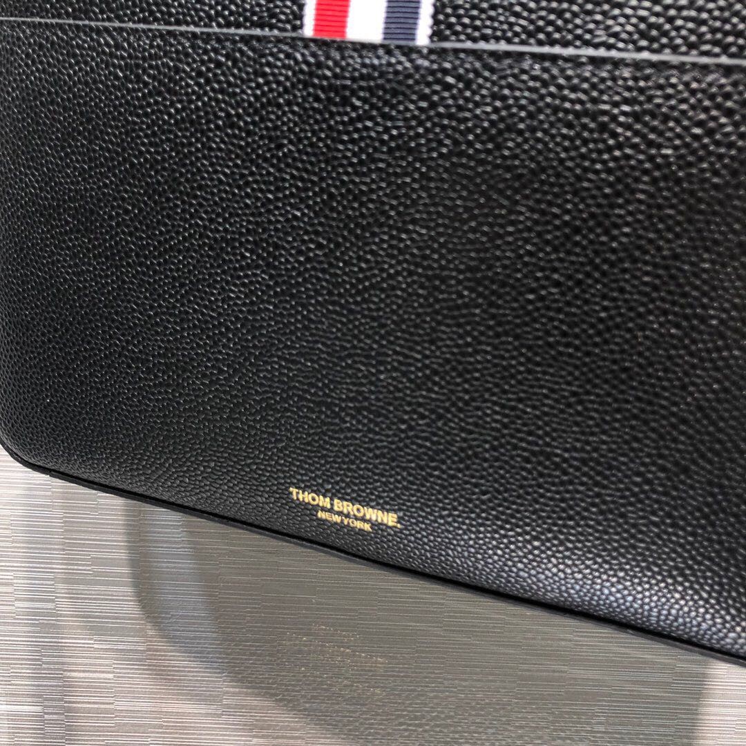 [TOM BROWNE -톰브라운 ] 톰브라운  삼선택 스트랩 파우치백