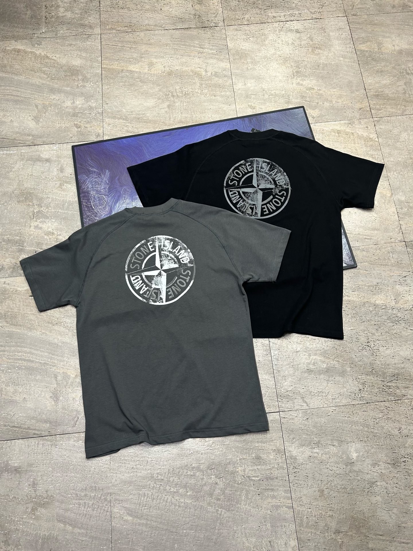 [STON ISLAND -스톤아일랜드] 스톤아일랜드 SS25 로고 반팔티