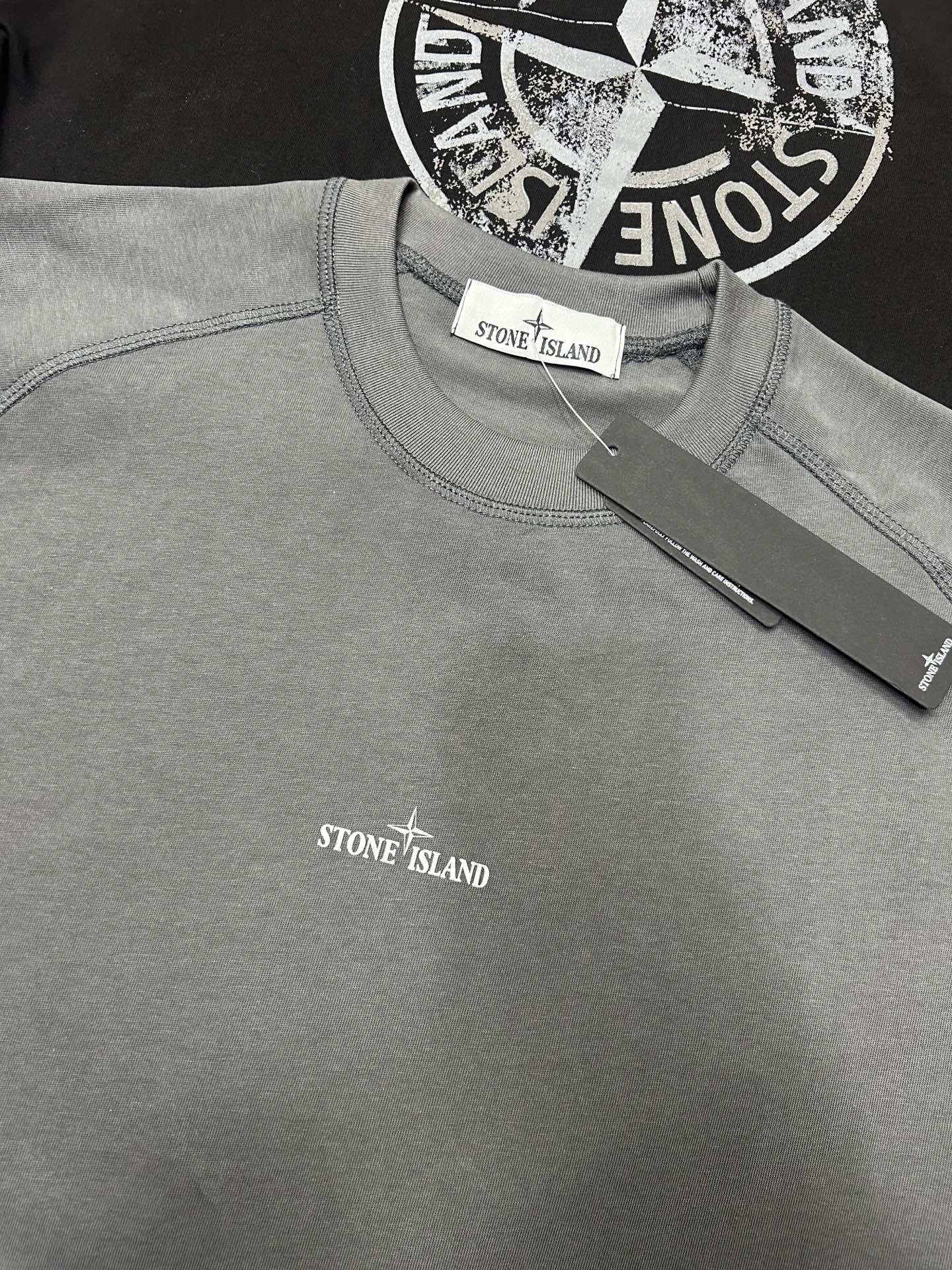 [STON ISLAND -스톤아일랜드] 스톤아일랜드 SS25 로고 반팔티