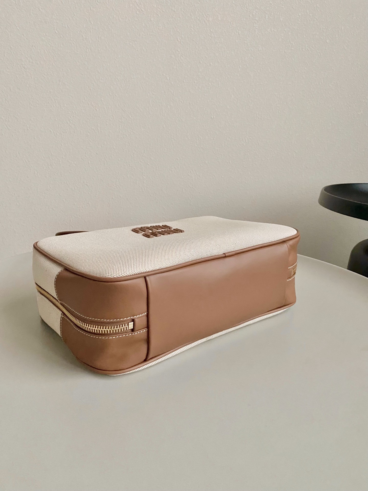 [MIU MIU-미우미우] 미우미우 캔버스 볼링백