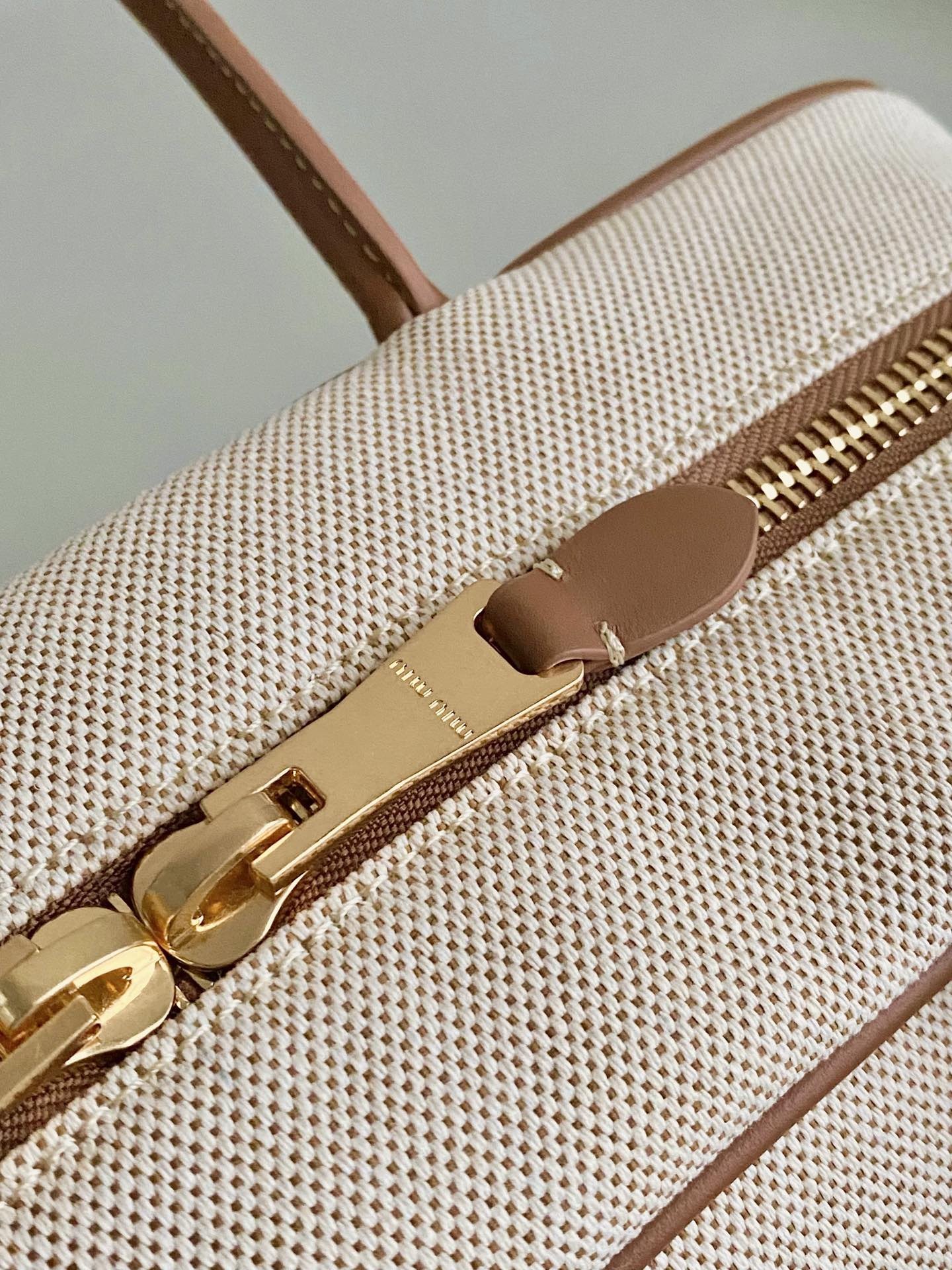 [MIU MIU-미우미우] 미우미우 캔버스 볼링백