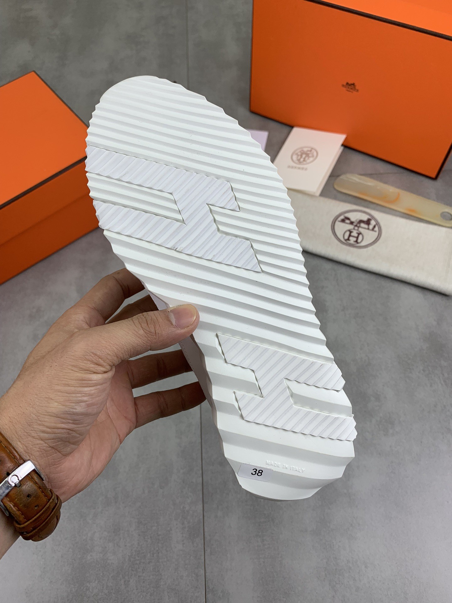 [HERMES-에르메스] 에르메스  바운싱 스니커즈 남여공용