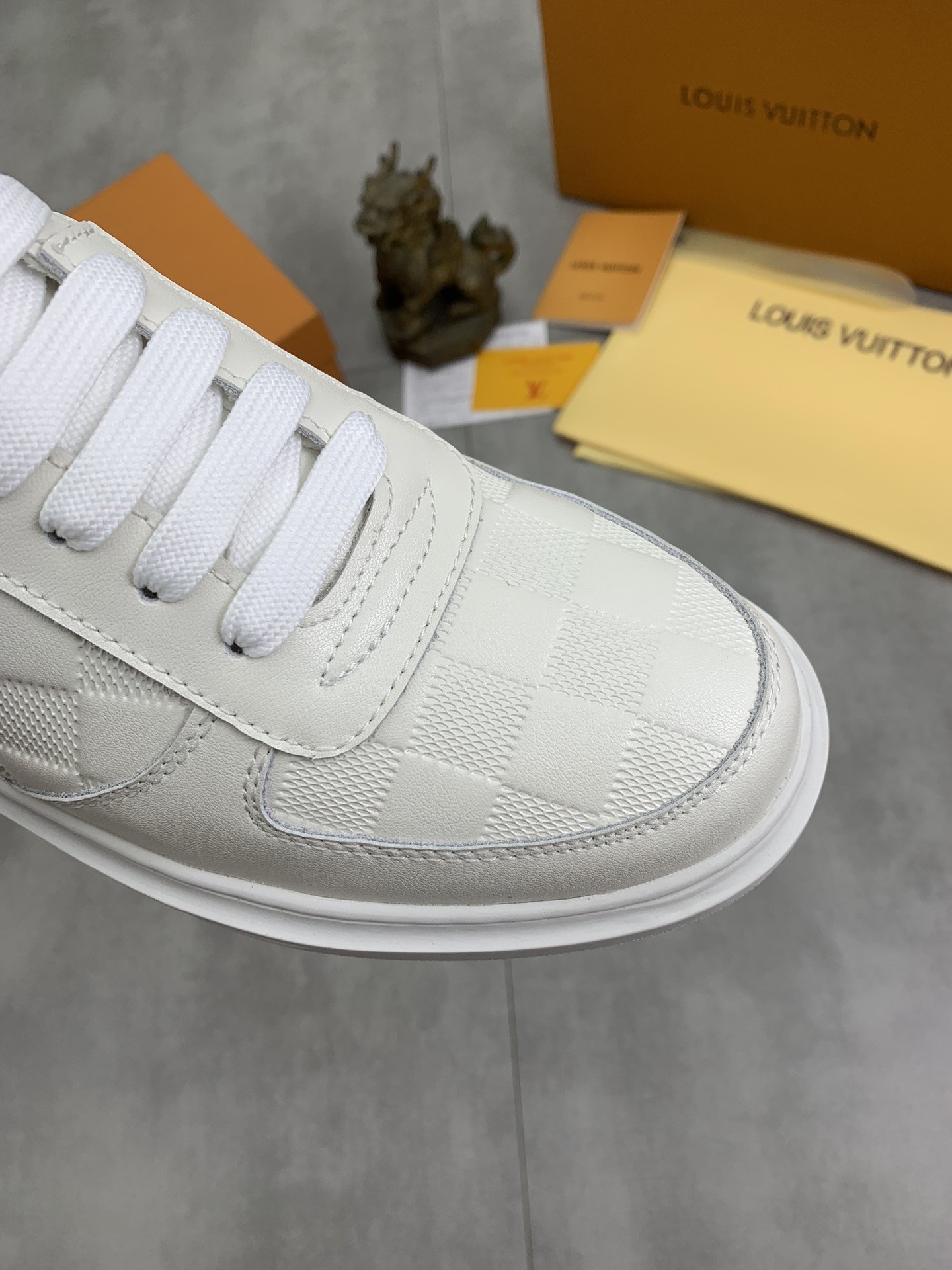 [LOUIS VUITTON-루이비통] 루이비통 하이탑 스니커즈