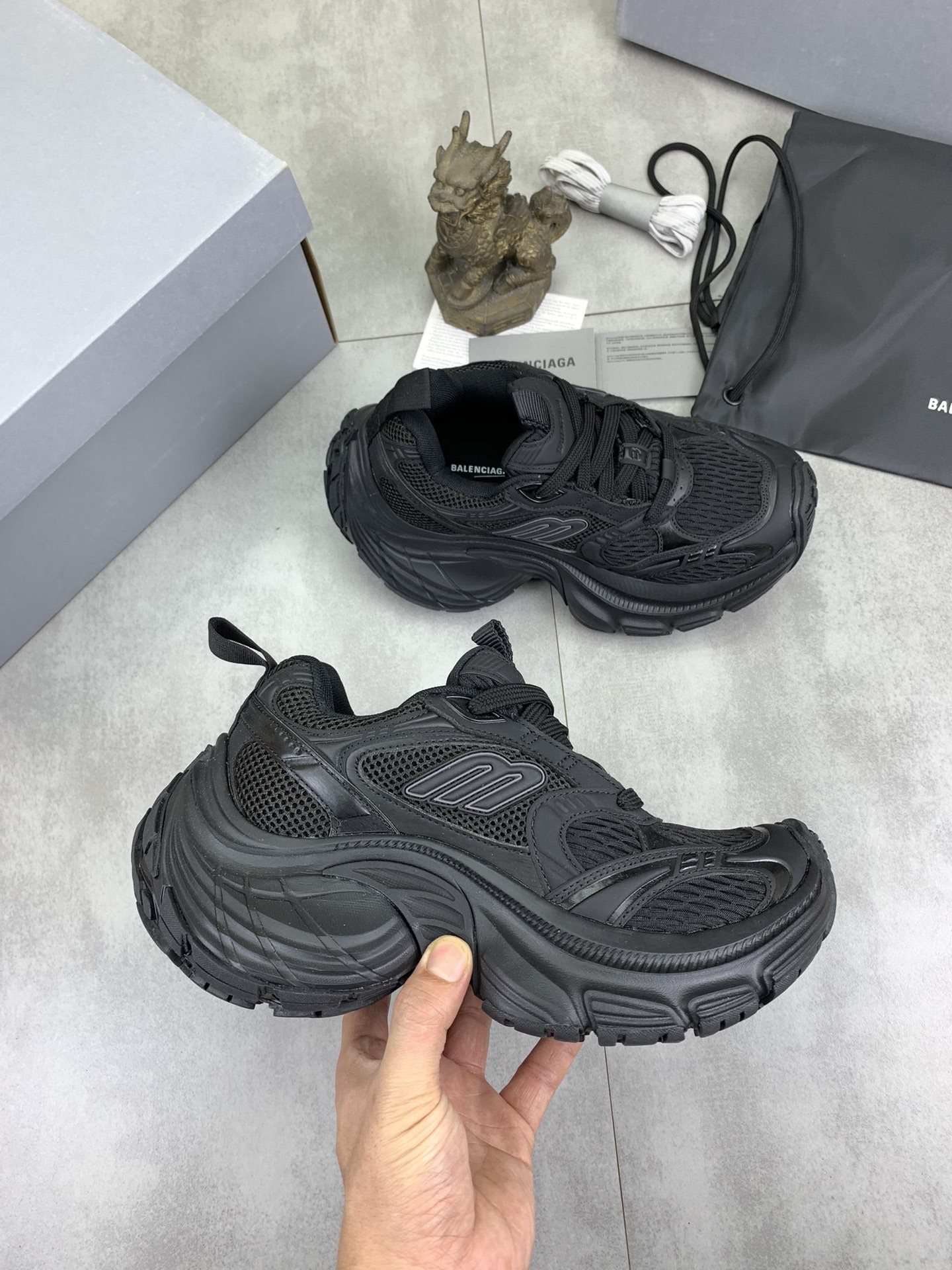 [BALENCIAGA-발렌시아가] 발렌시아가 로10XL 스니커즈
