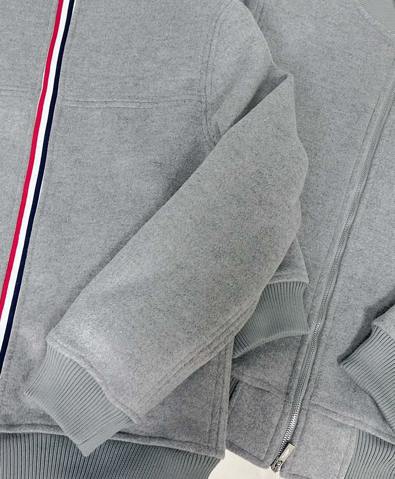 [TOM BROWNE -톰브라운 ] 톰브라운 그레이 봄버 자켓