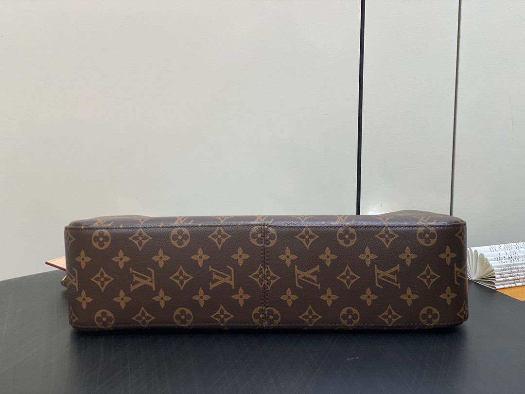 [LOUIS VUITTON-루이비통] 루이비통 슬라우치 MM 모노그램 M12098