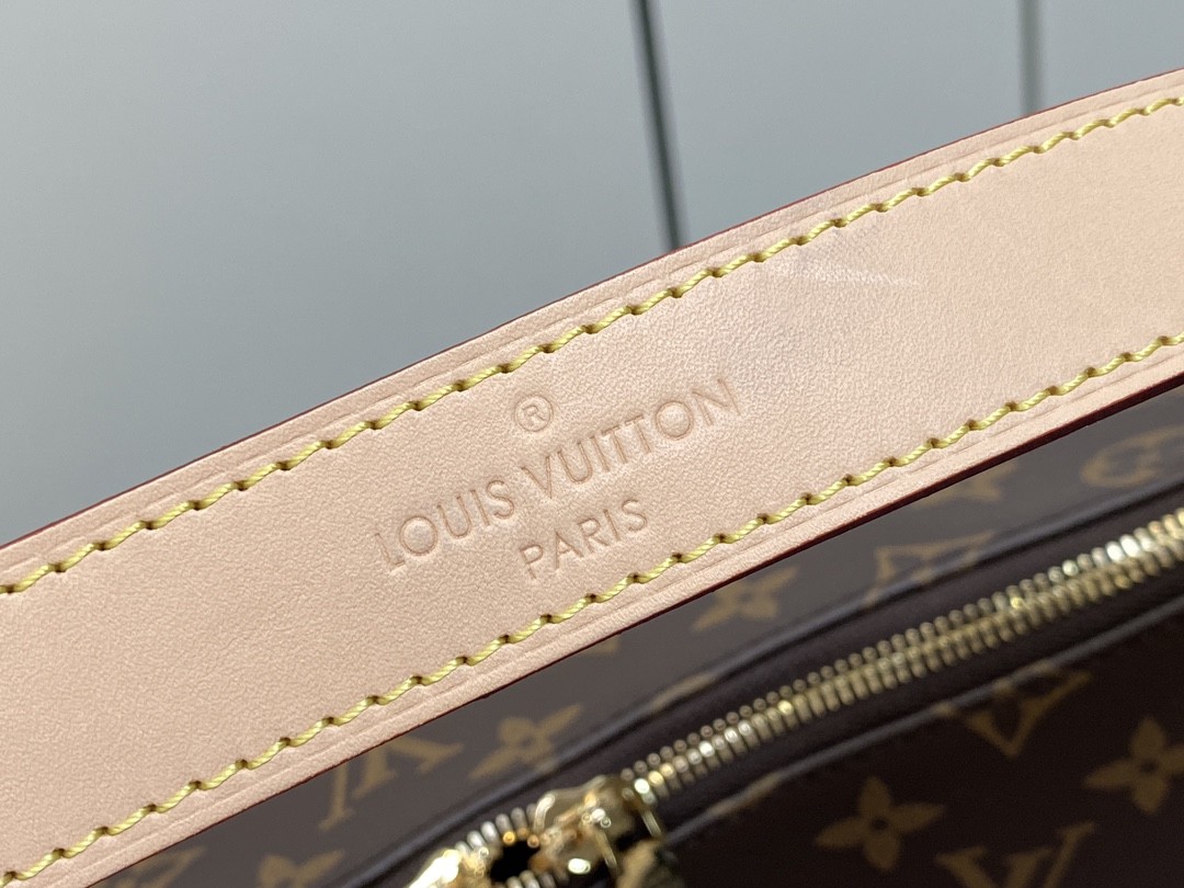 [LOUIS VUITTON-루이비통] 루이비통 슬라우치 MM 모노그램 M12098