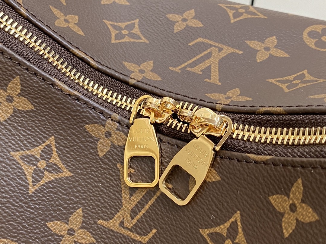 [LOUIS VUITTON-루이비통] 루이비통 슬라우치 MM 모노그램 M12098