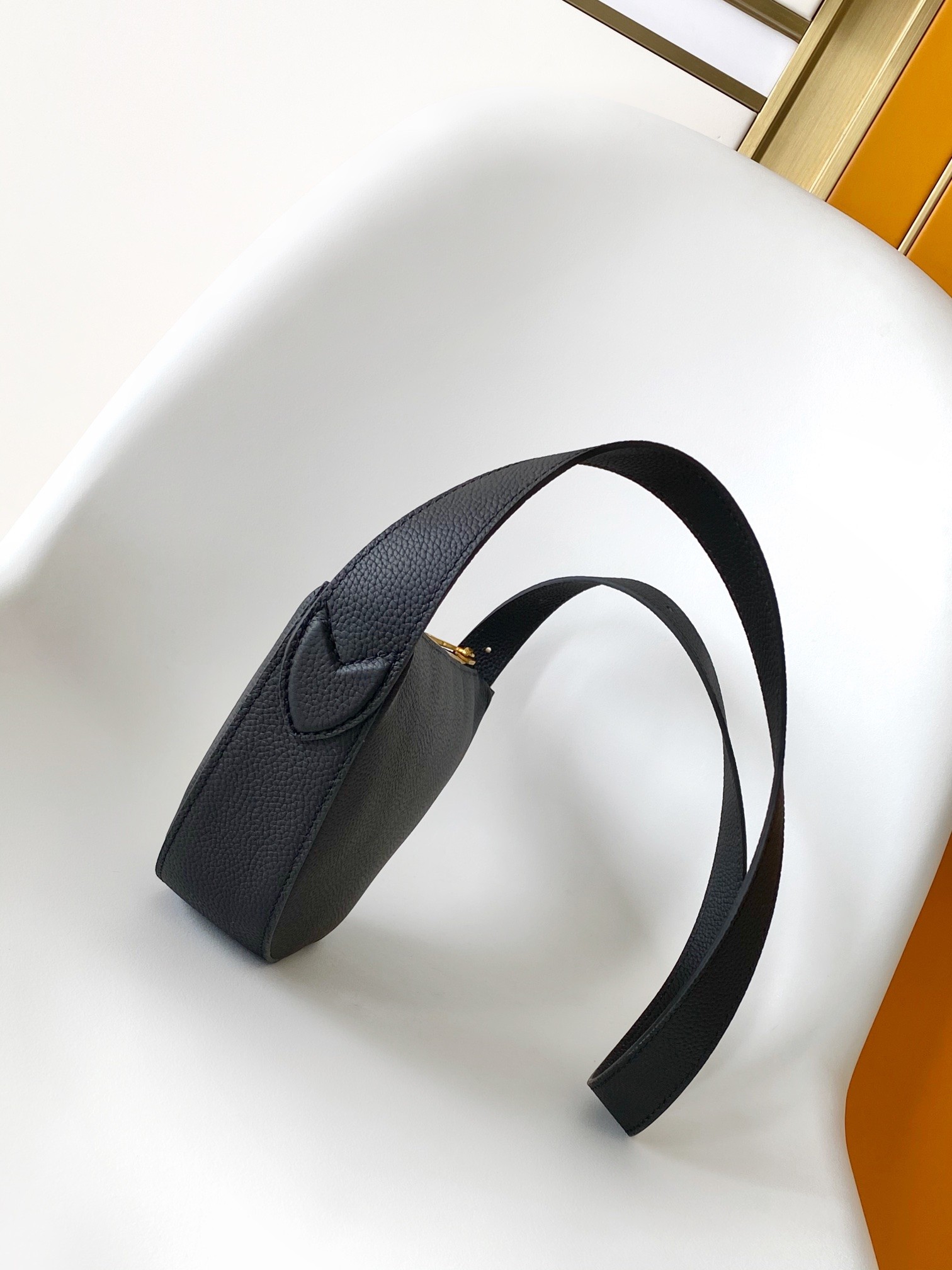 [LOUIS VUITTON-루이비통] 루이비통 로우 키 숄더백