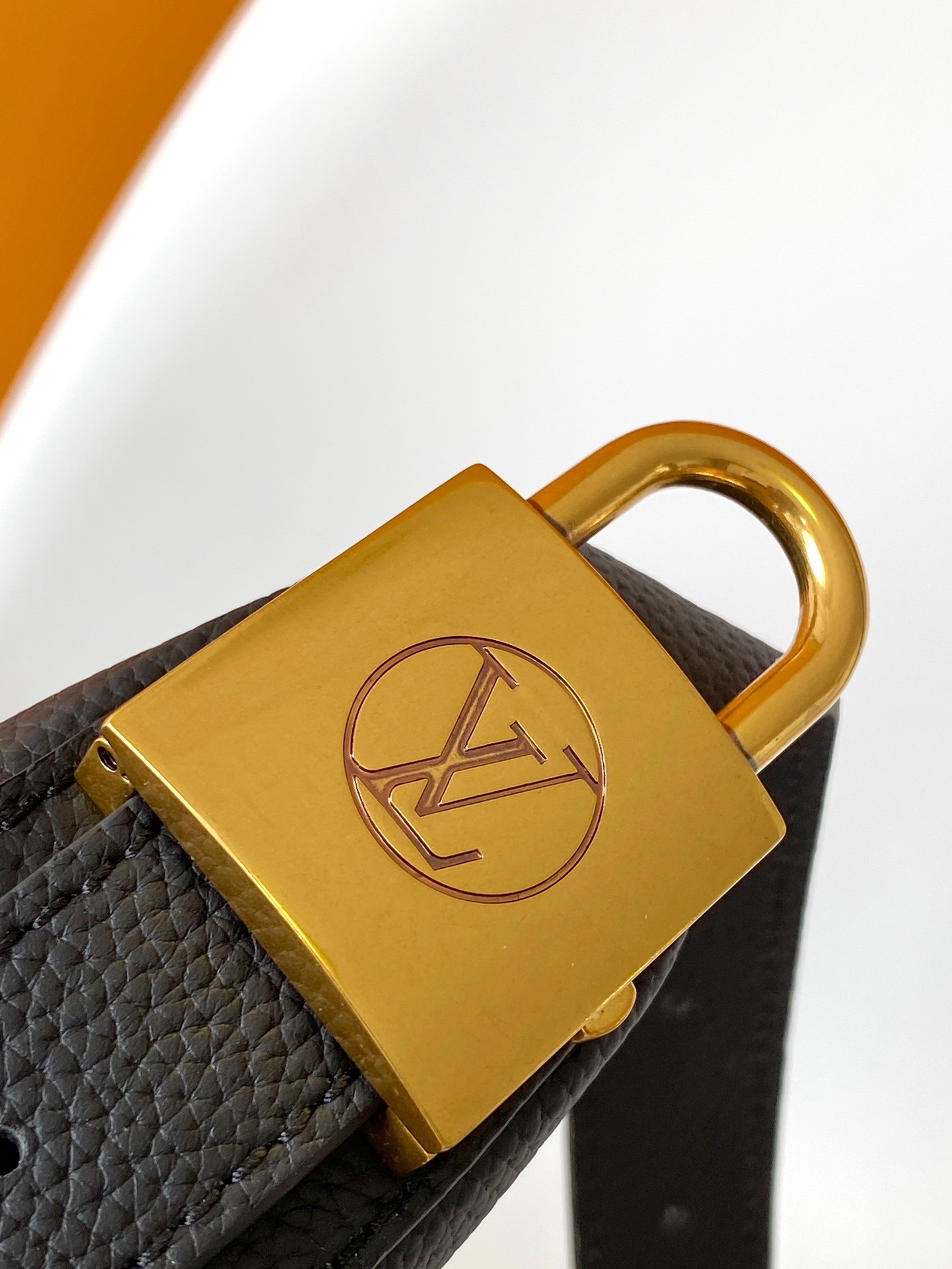 [LOUIS VUITTON-루이비통] 루이비통 로우 키 숄더백