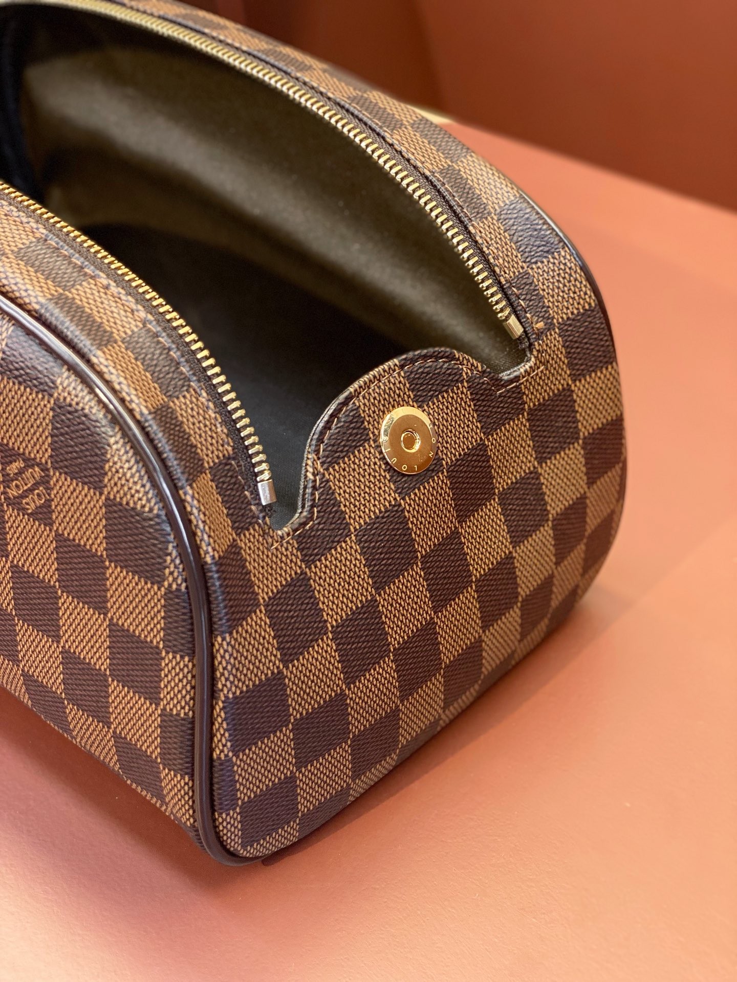 [LOUIS VUITTON-루이비통] 루이비통 토일레트리 파우치 M47528