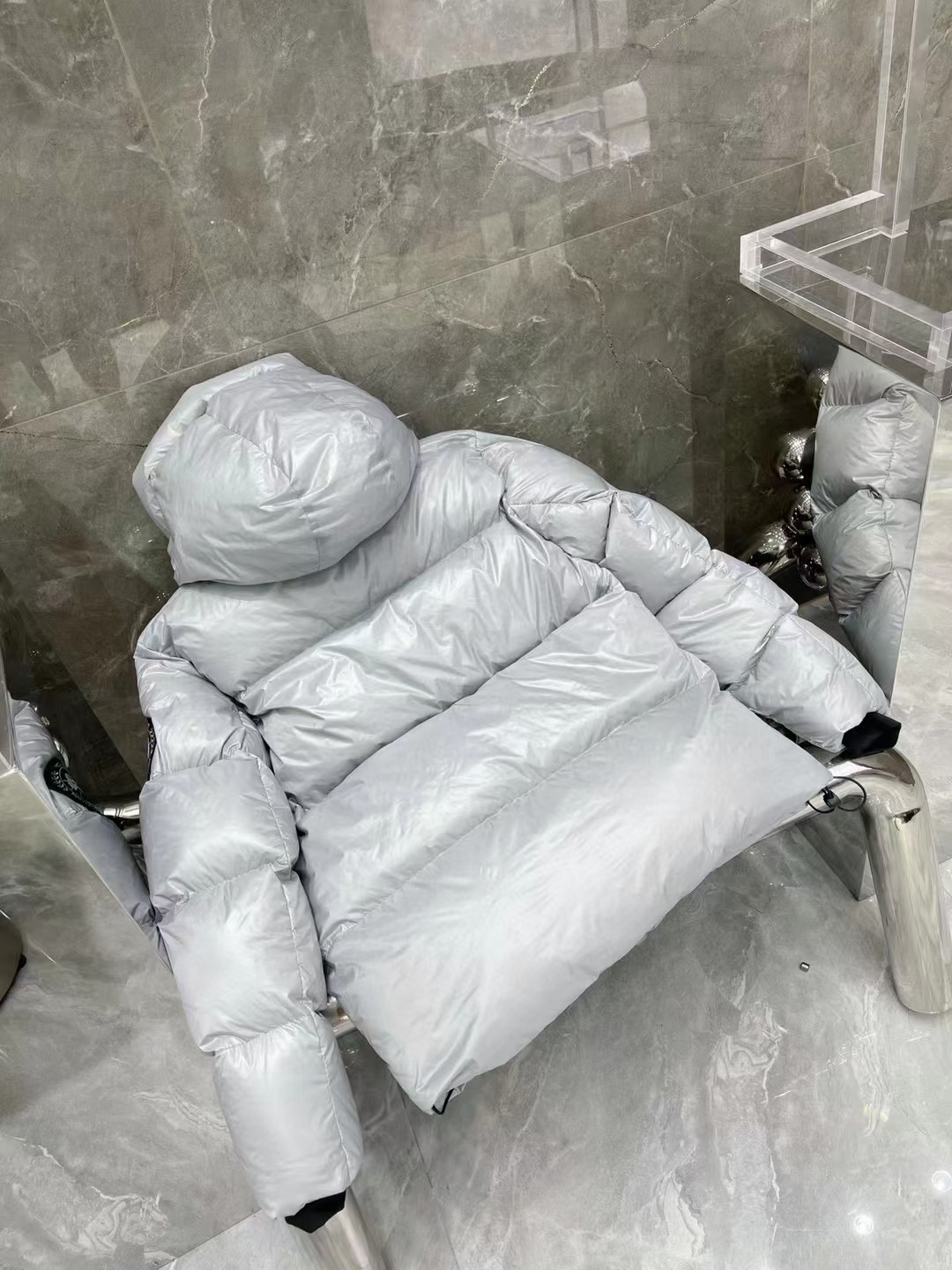 발렌시아가 크러쉬 체인백