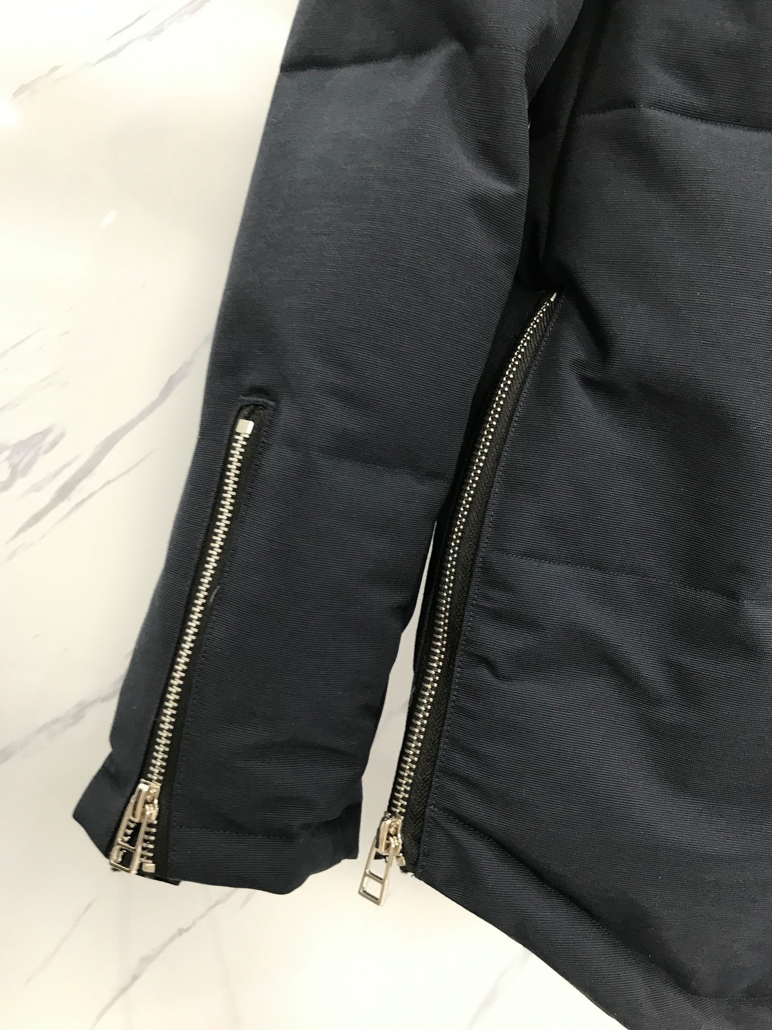 [Moose knuckles -무스너클 ]   무스너클  쓰리쿼터 다운 패딩 (남성용)