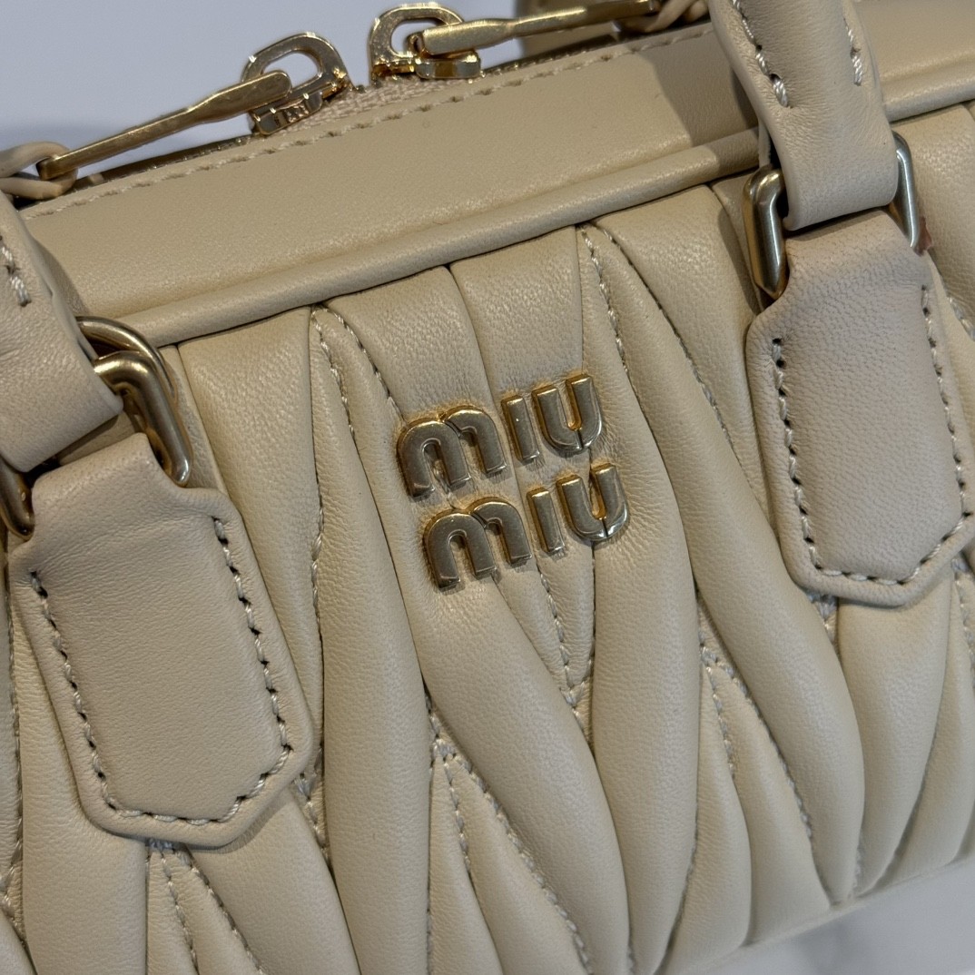 [MIU MIU-미우미우] 미우미우 마테라쎄 아르카디백