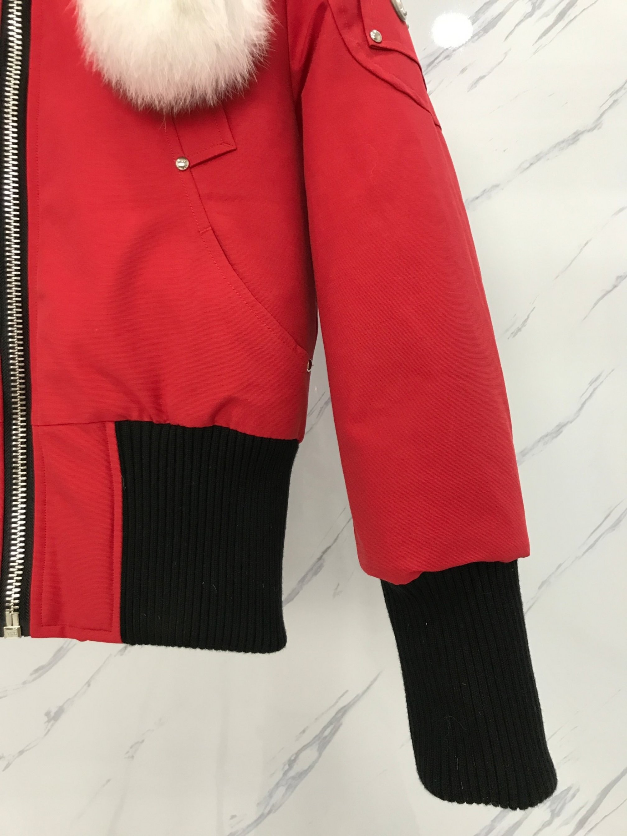 [Moose knuckles -무스너클 ]   무스너클 내추럴 봄버 패딩 재킷 레드