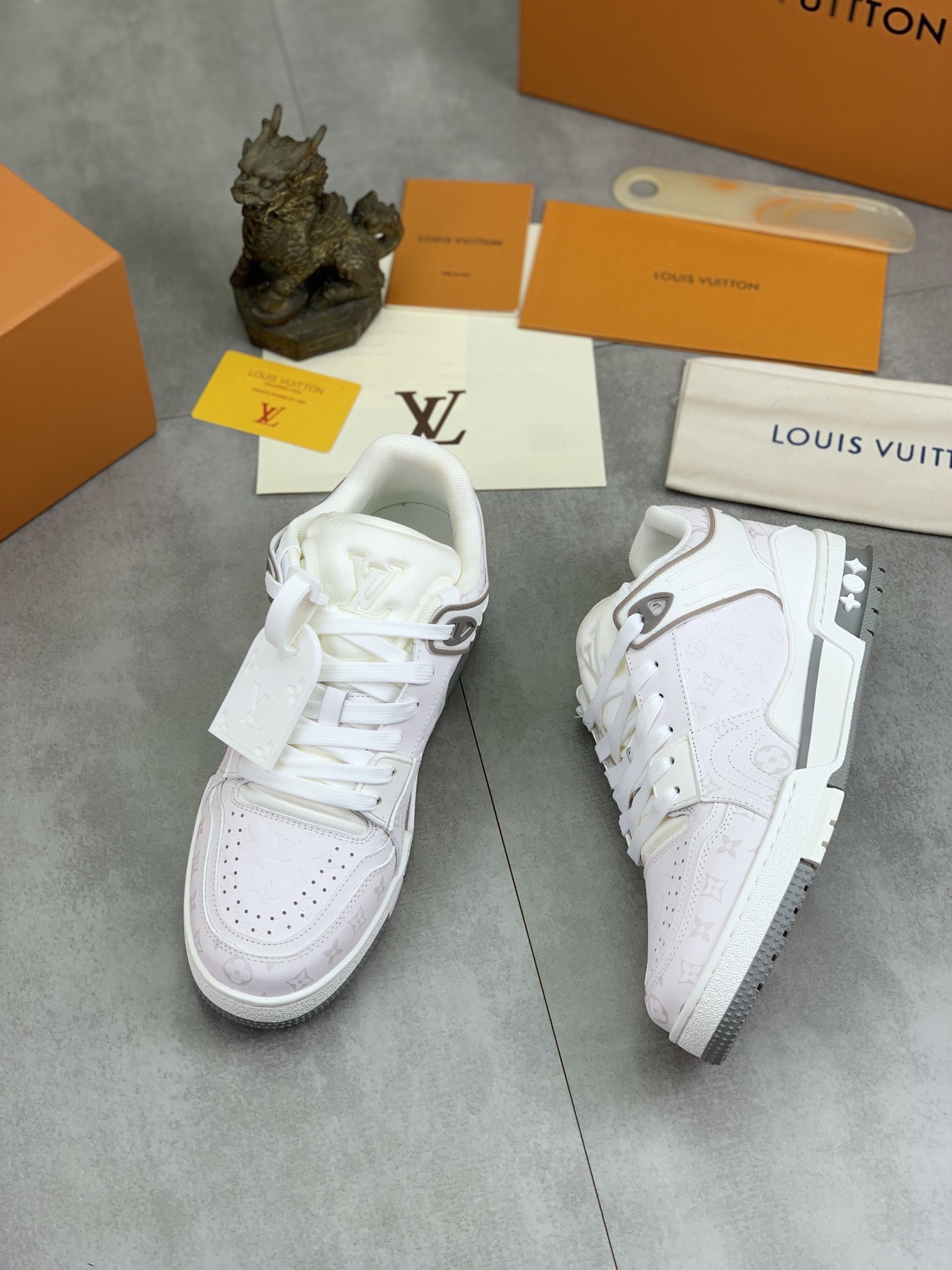 [LOUIS VUITTON-루이비통] 루이비통 트래이너 스니커즈