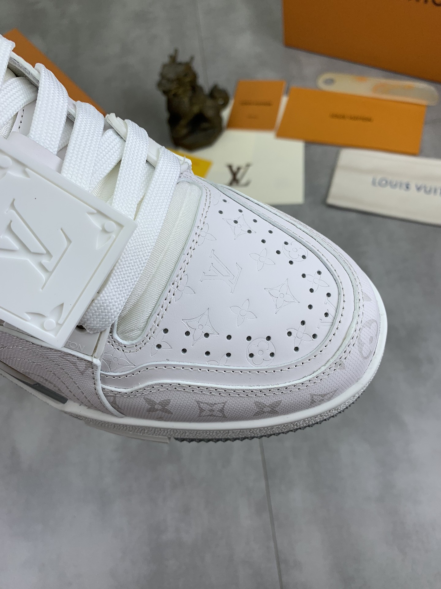 [LOUIS VUITTON-루이비통] 루이비통 트래이너 스니커즈