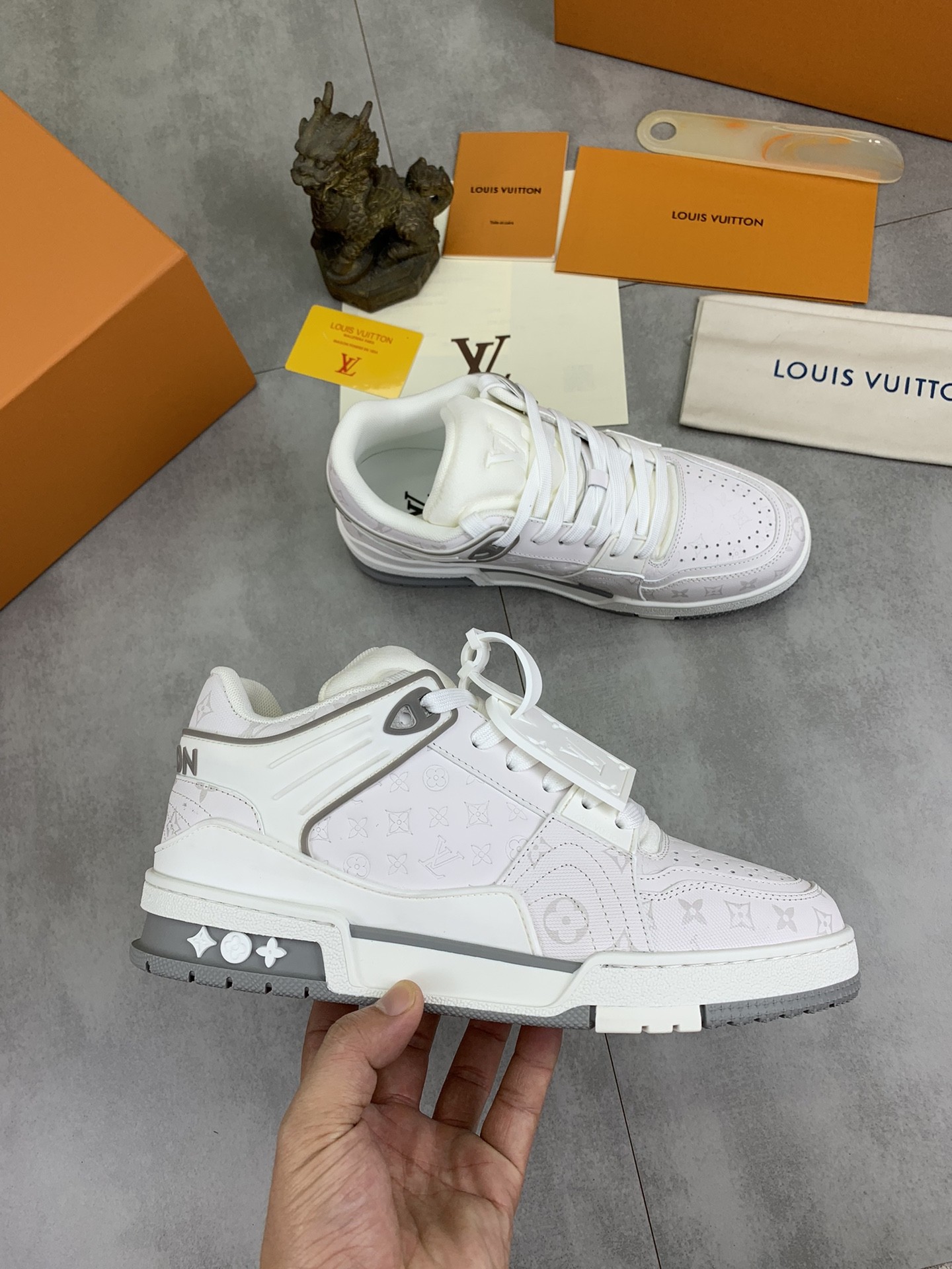 [LOUIS VUITTON-루이비통] 루이비통 트래이너 스니커즈