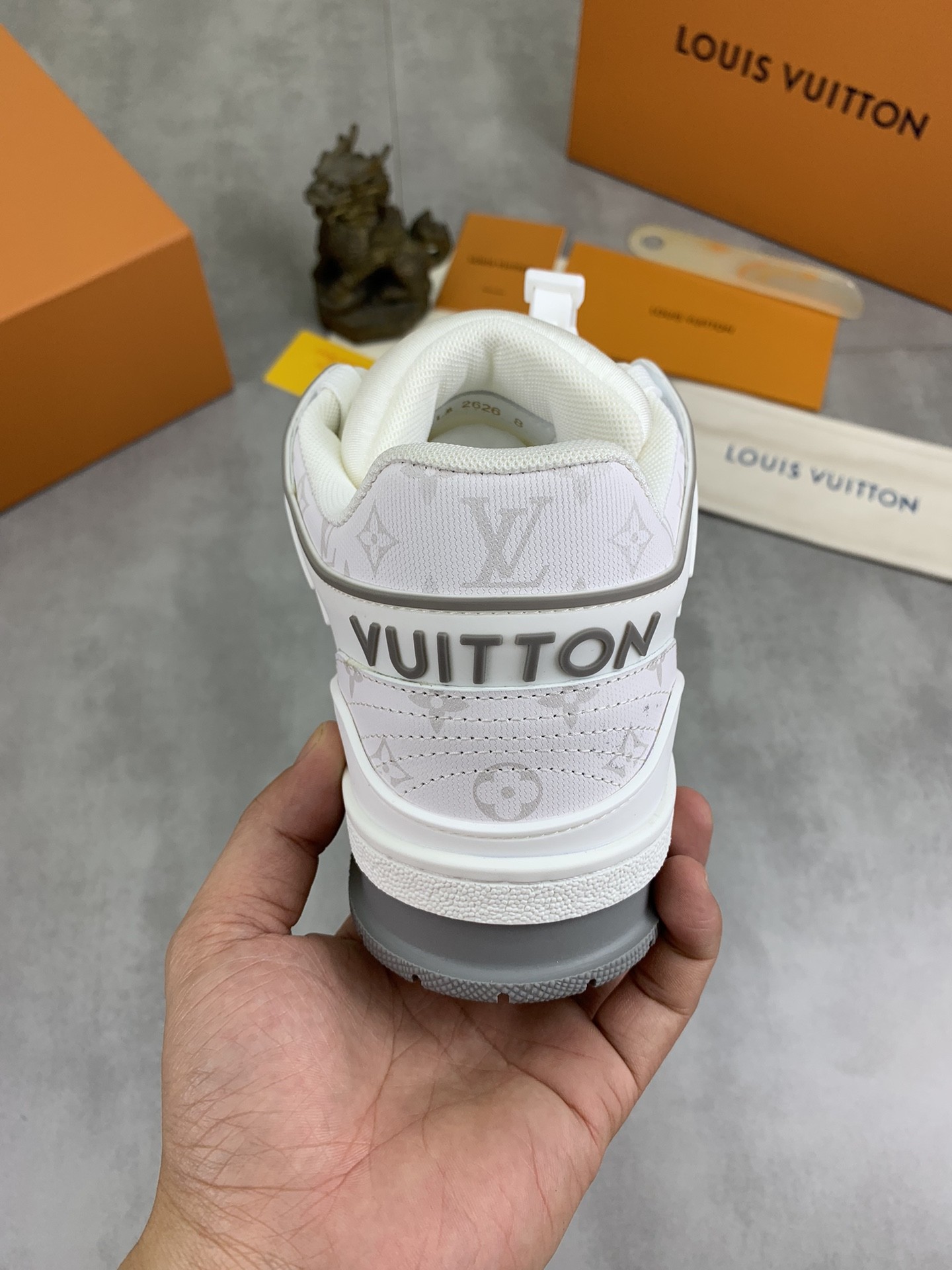 [LOUIS VUITTON-루이비통] 루이비통 트래이너 스니커즈