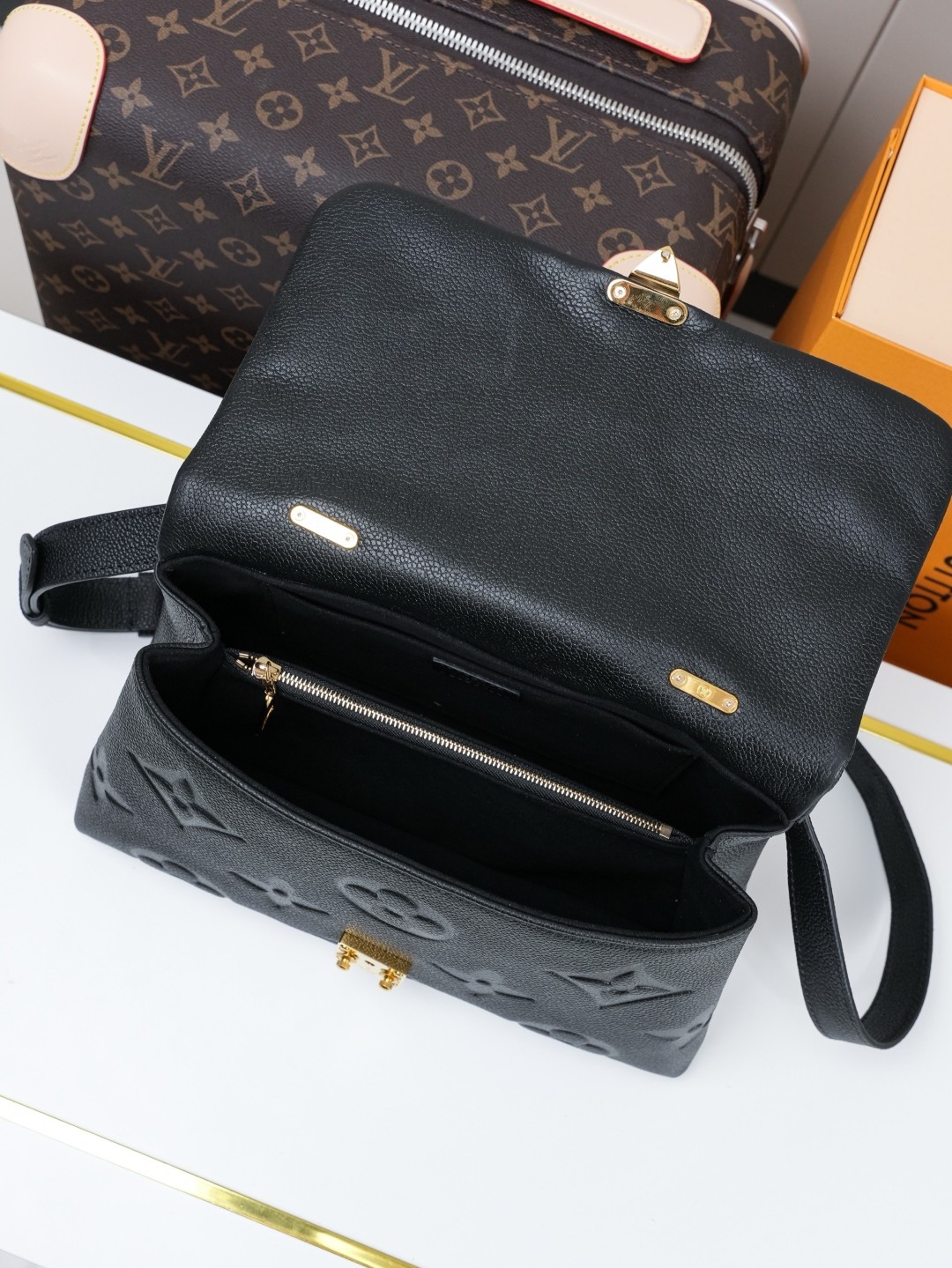 [LOUIS VUITTON-루이비통] 루이비통 앙프렝뜨 마들렌 토트백 M45976