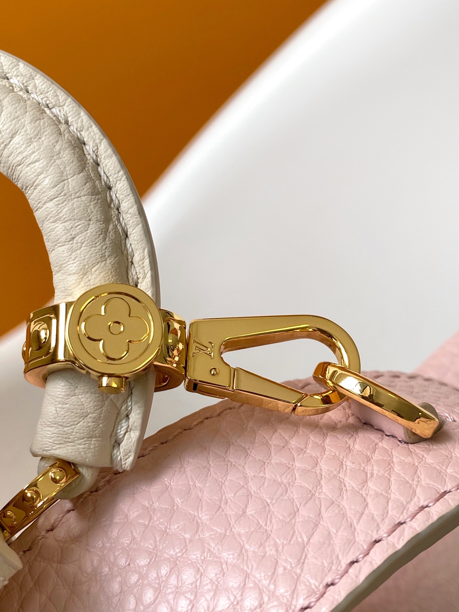 [LOUIS VUITTON-루이비통] 루이비통 카푸신 미니 핸드백 M24120