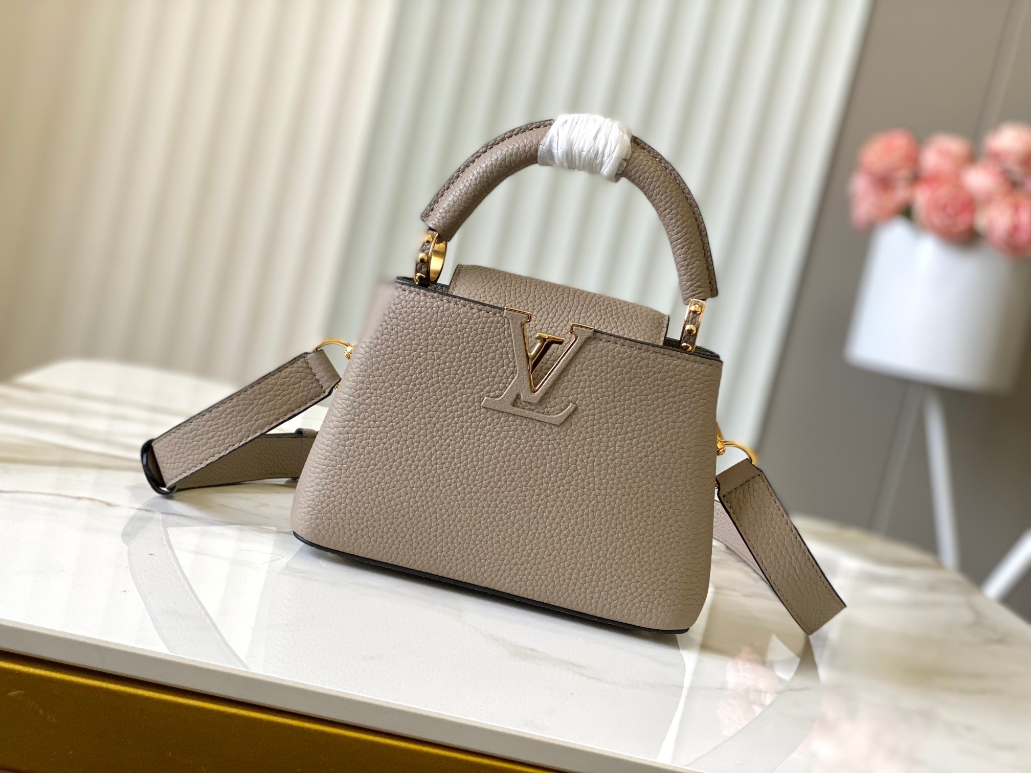 [LOUIS VUITTON-루이비통] 루이비통 카퓌신 미니 M24736