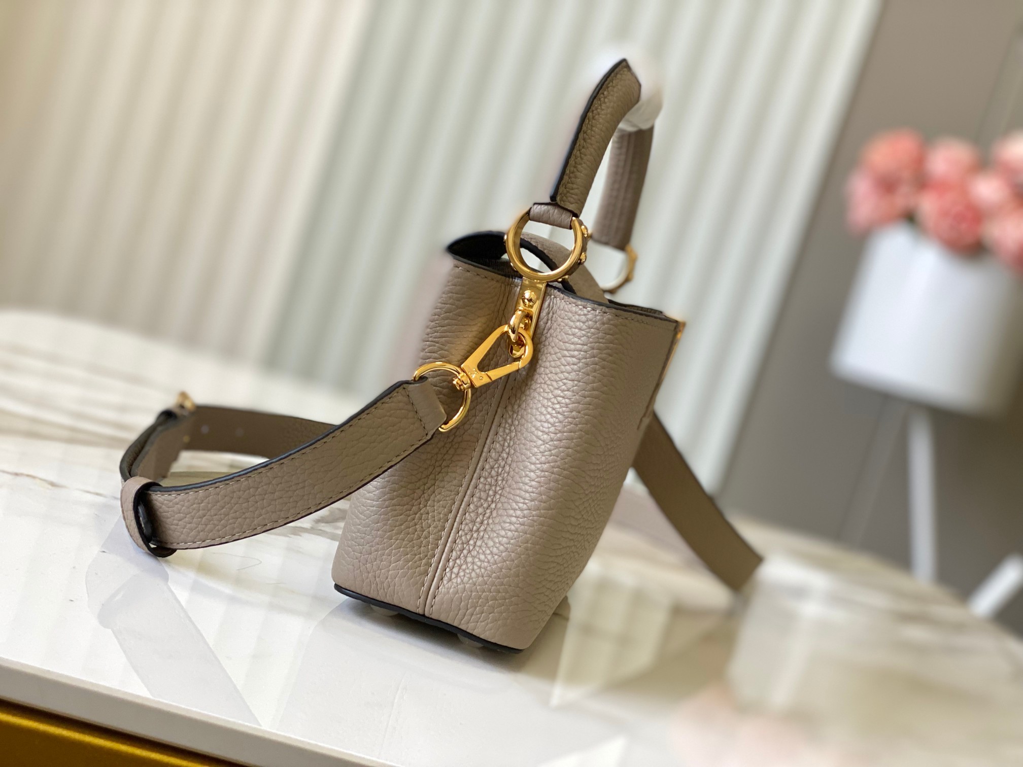 [LOUIS VUITTON-루이비통] 루이비통 카퓌신 미니 M24736