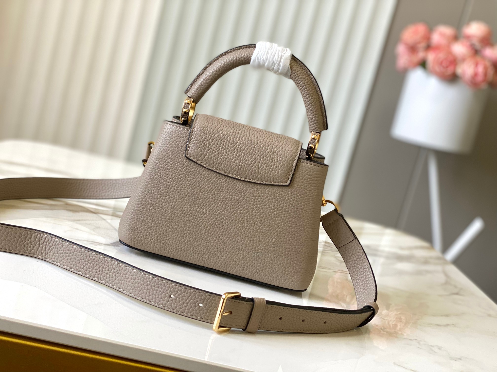 [LOUIS VUITTON-루이비통] 루이비통 카퓌신 미니 M24736