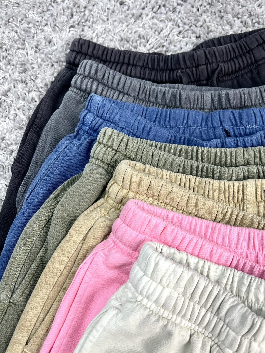 [STON ISLAND -스톤아일랜드] 스톤아일랜드 와펜 패치 반바지 (전 색상)