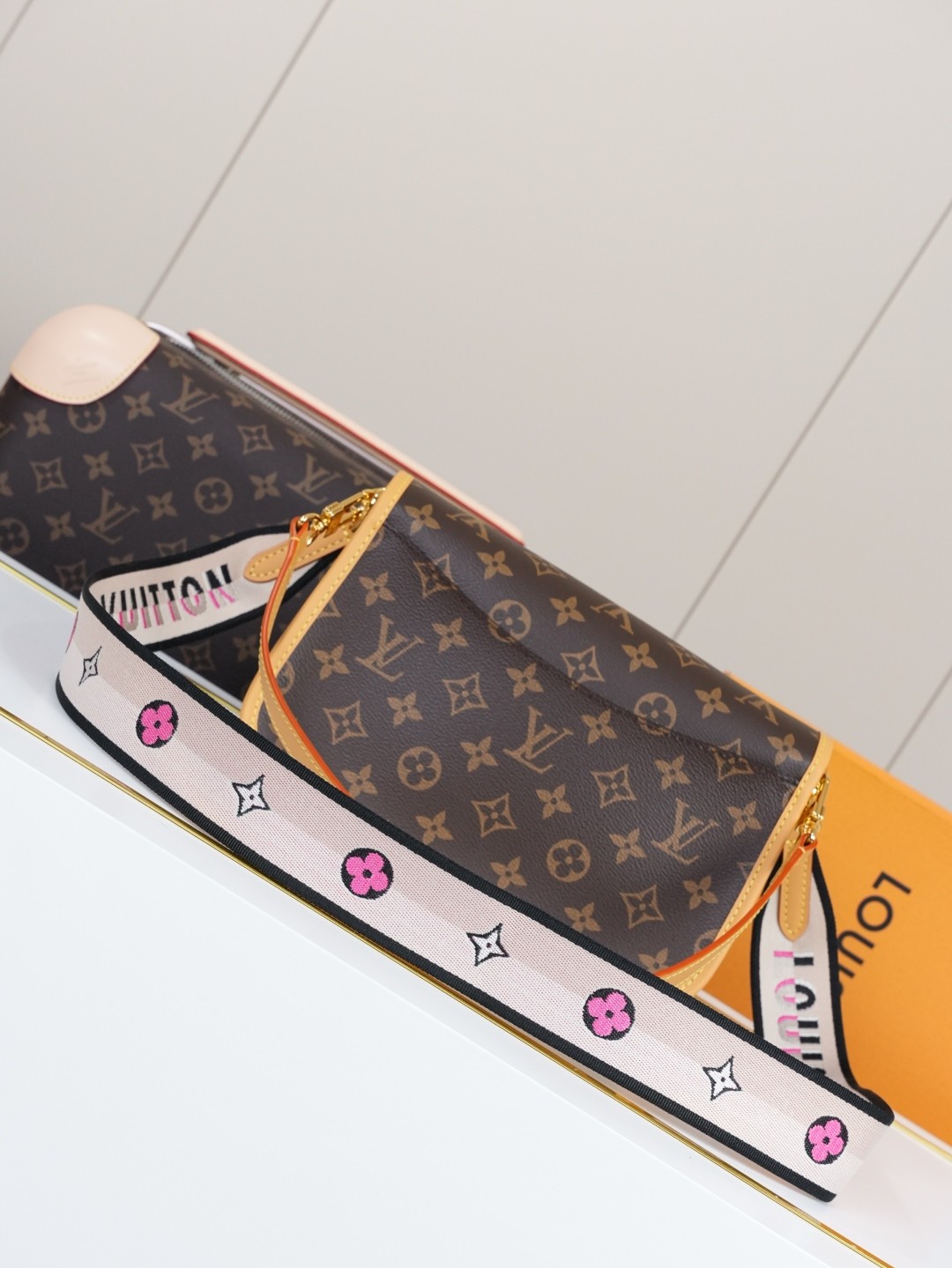 [LOUIS VUITTON-루이비통] 루이비통 다이앤 모노그램 크로스백 M45985