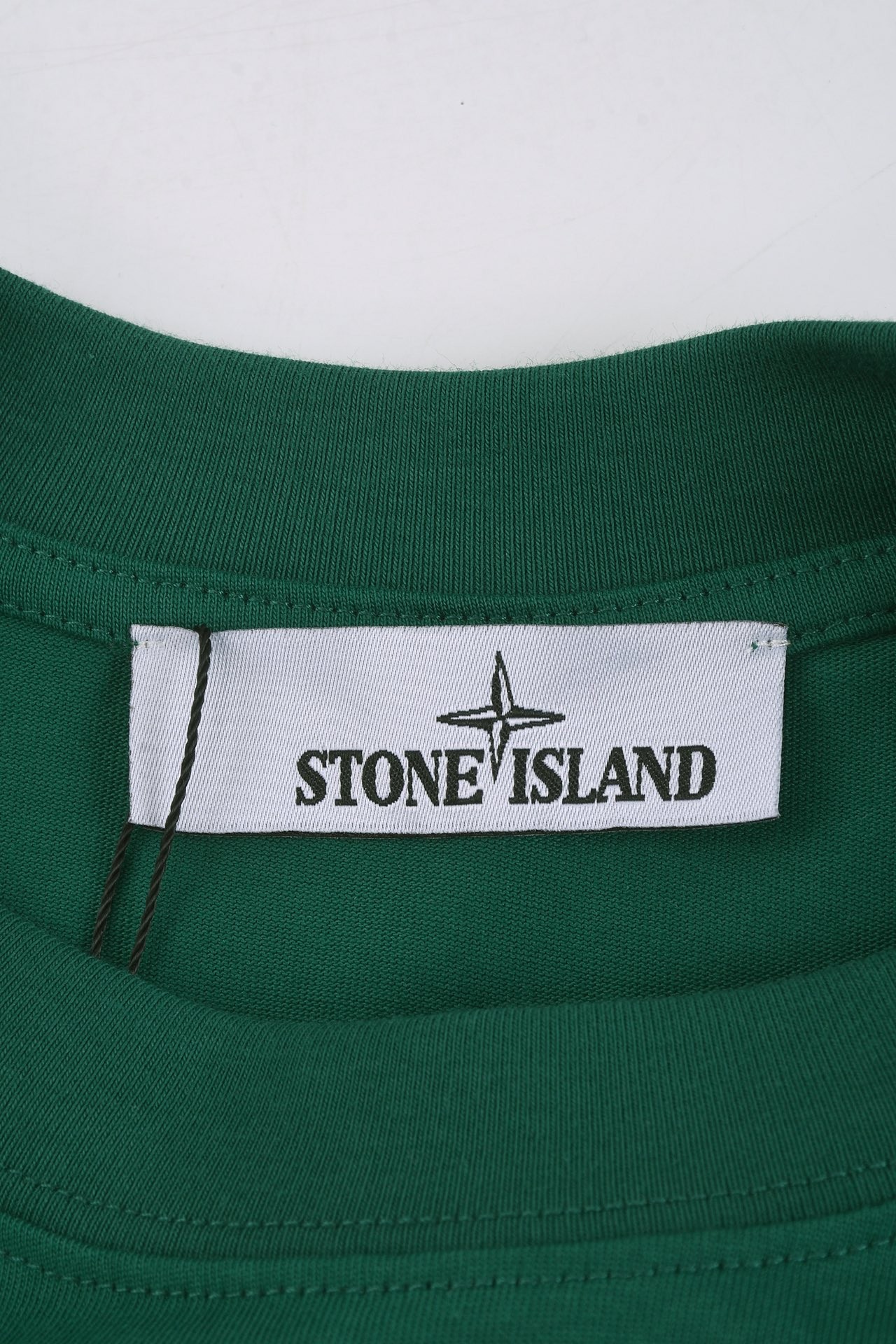 [STON ISLAND -스톤아일랜드] 스톤아일랜드 백 로고 프린팅 반팔 티셔츠