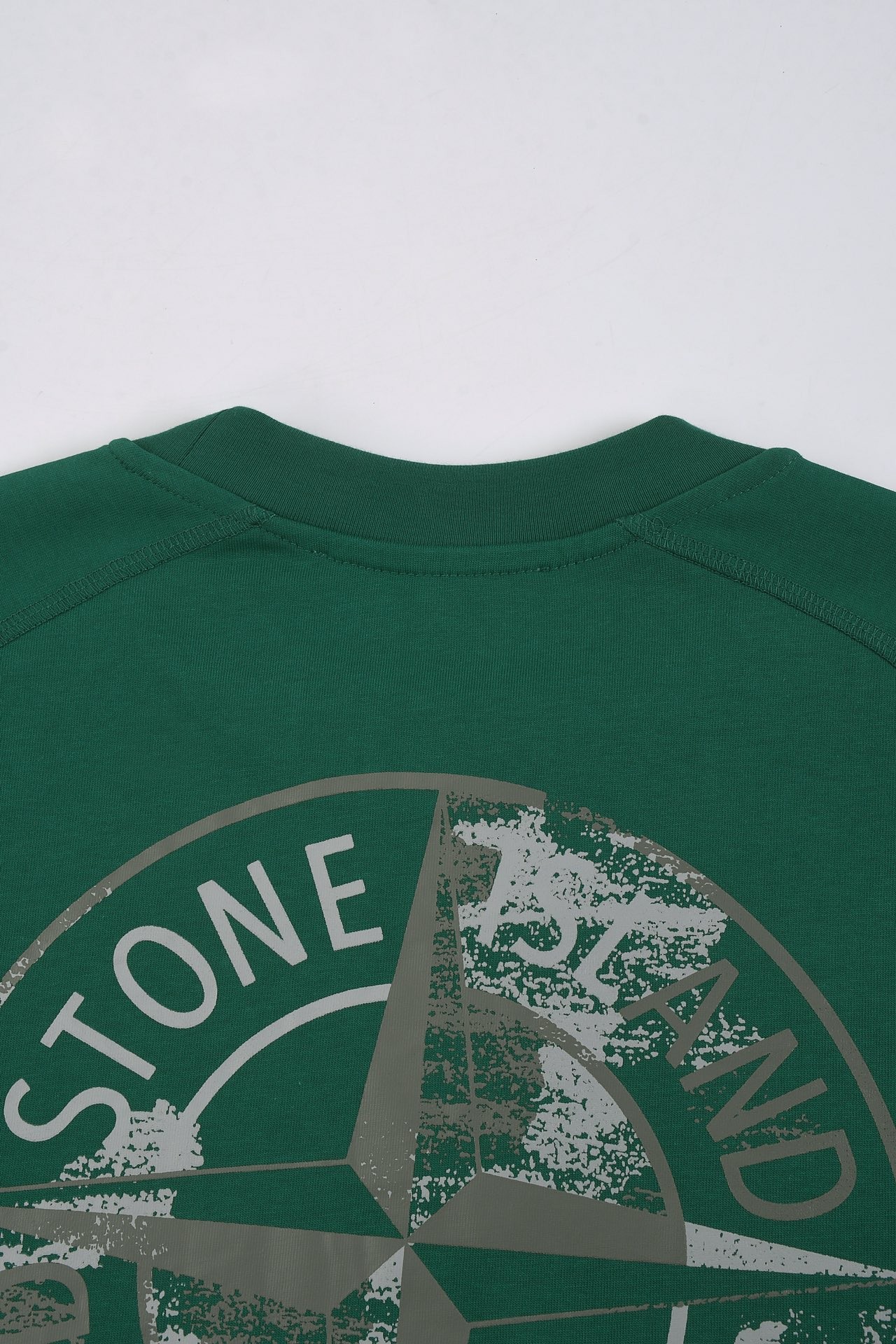 [STON ISLAND -스톤아일랜드] 스톤아일랜드 백 로고 프린팅 반팔 티셔츠