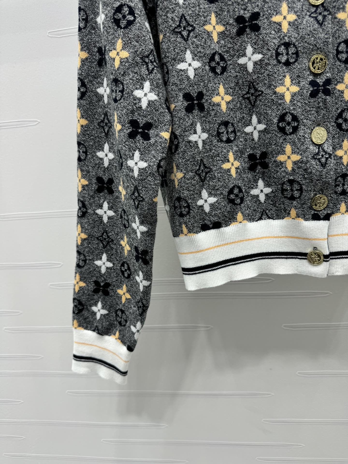 [LOUIS VUITTON-루이비통] 루이비통  로고패턴 니트 가디건