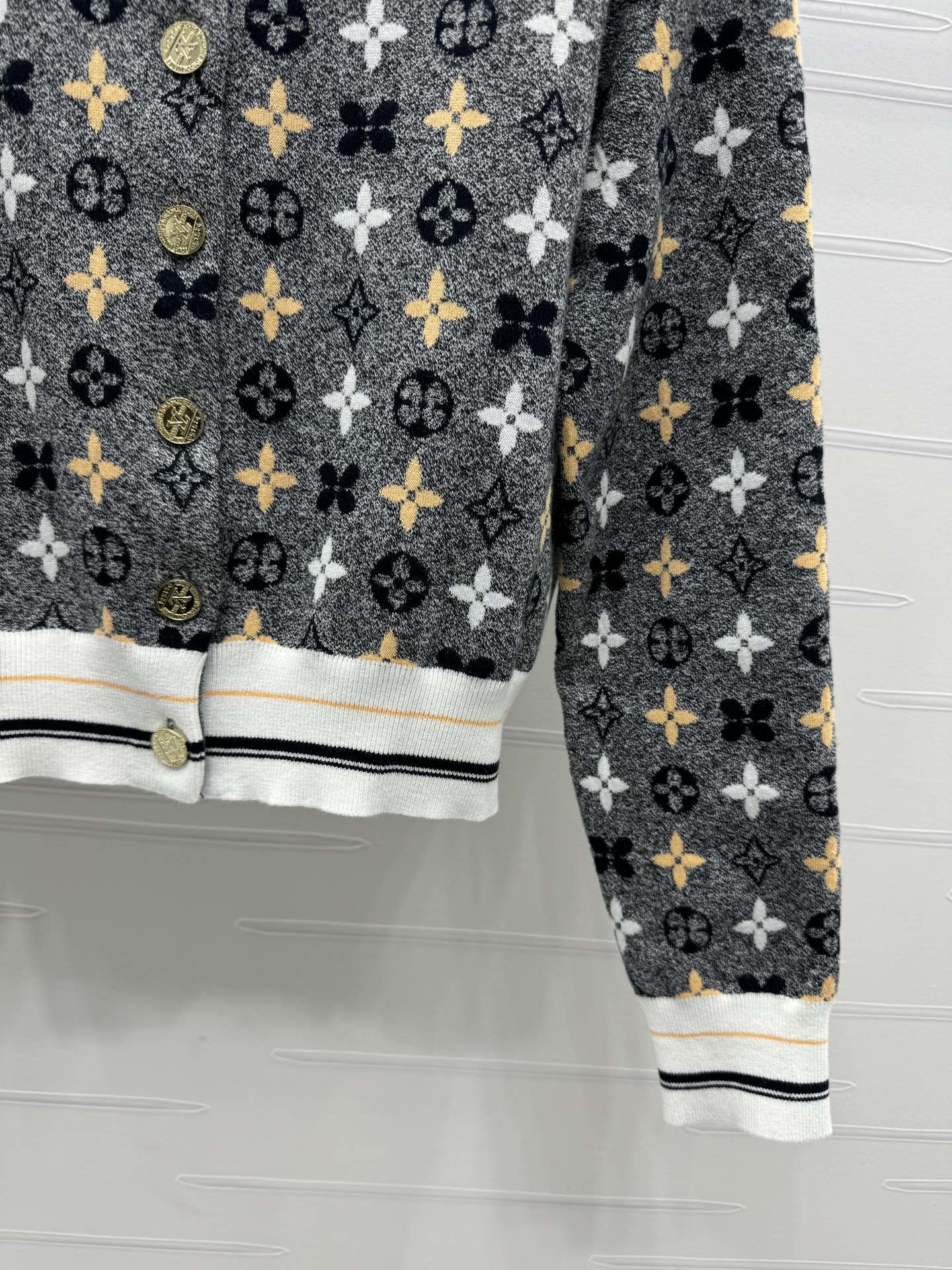 [LOUIS VUITTON-루이비통] 루이비통  로고패턴 니트 가디건